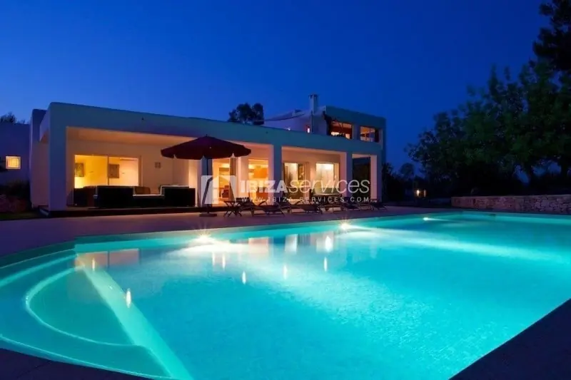 Contemporary large luxury villa