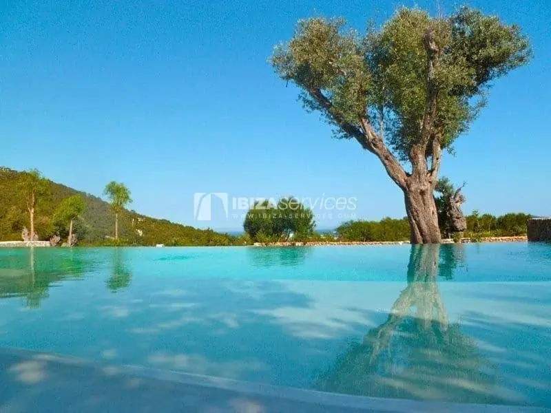 Eine ultramoderne Villa auf Ibiza zu vermieten