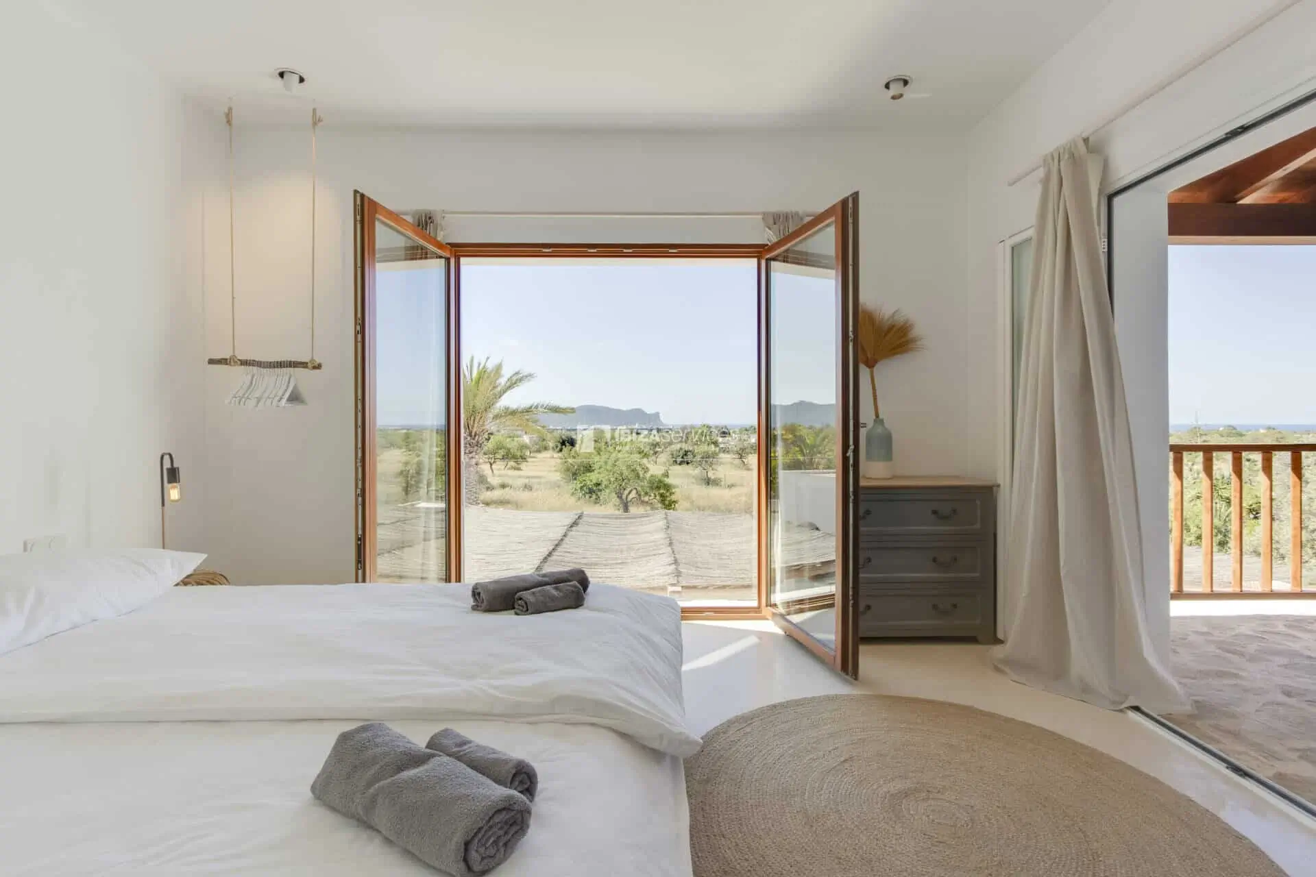 Authentische Villa im Ibiza-Stil in der Nähe von KM5 für eine Gruppe von 20 Personen