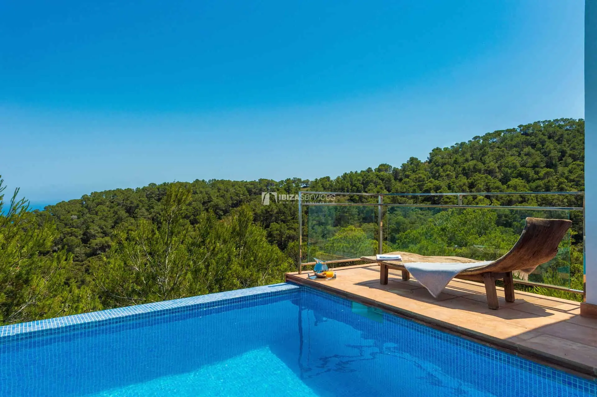 Es Cubells – Villa de 3 chambres avec piscine et situation exceptionnelle en location annuelle
