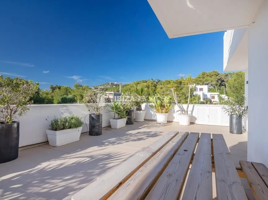 Luxuswohnung mit toller Aussicht und großer Terrasse in Talamanca zu verkaufen