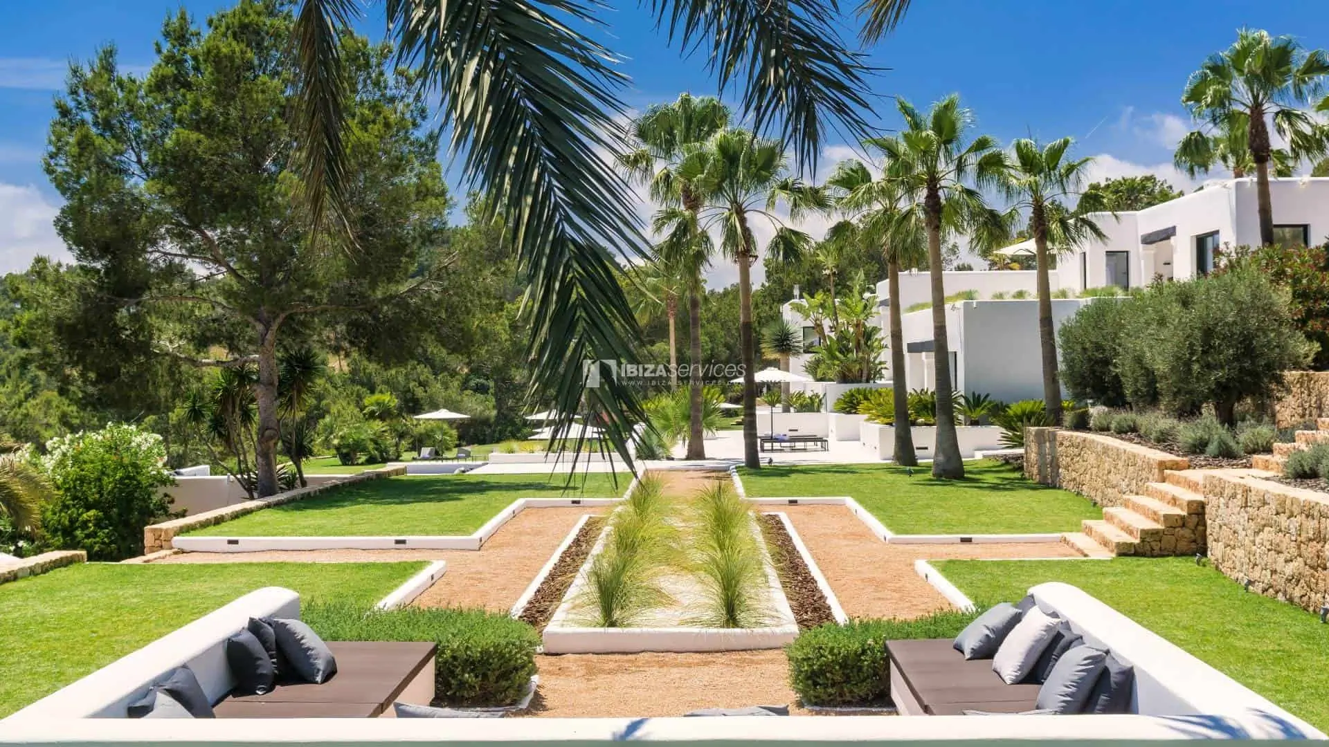 Luxe moderne villa te huur in Talamanca, Ibiza