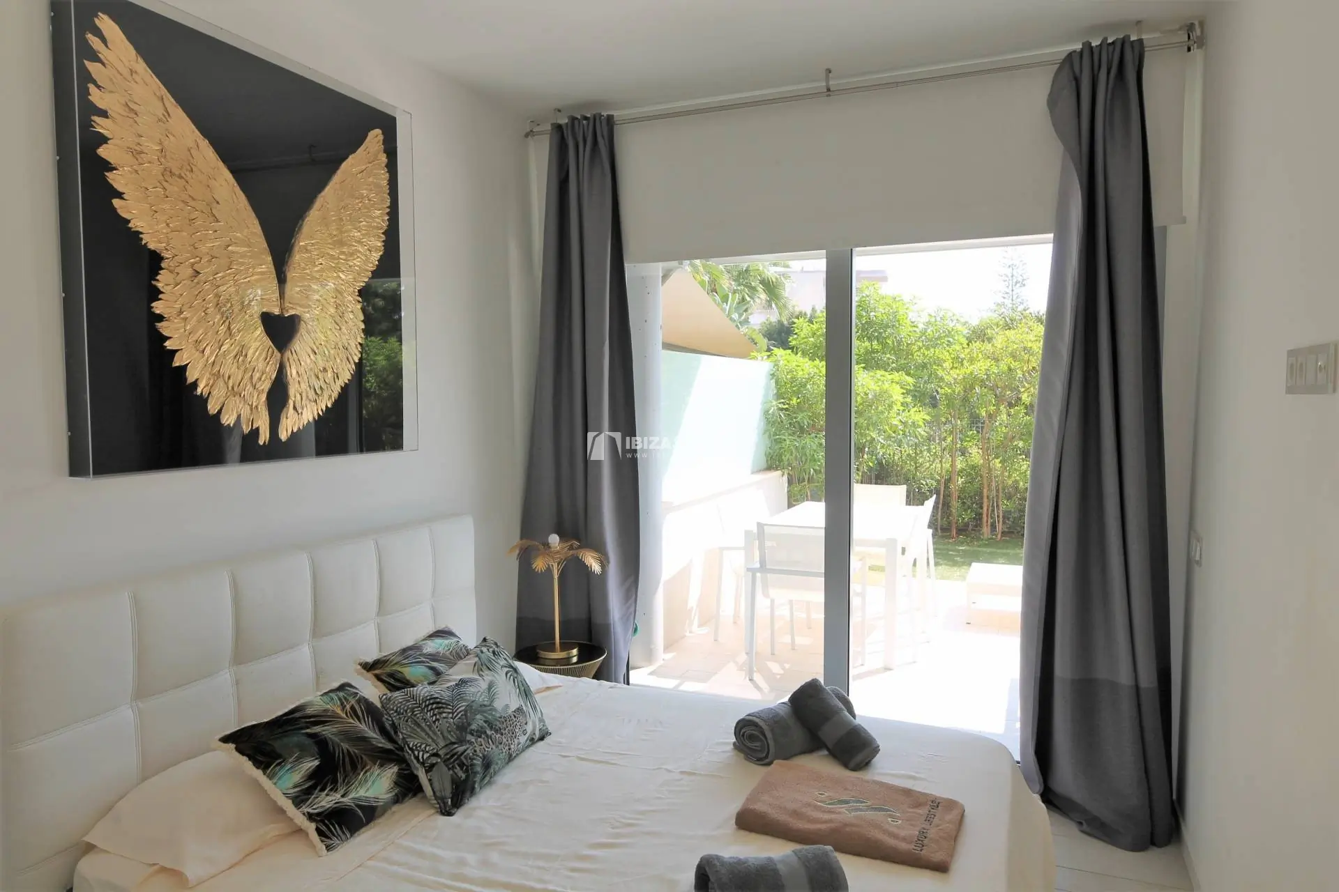 Luxuriöse Erdgeschosswohnung im Komplex White Angel zu verkaufen