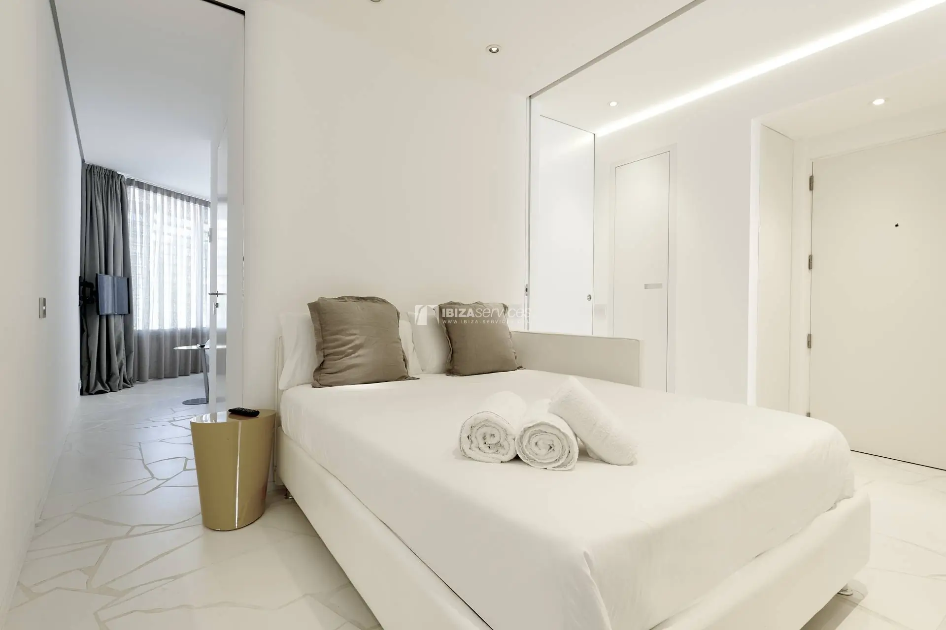 4041 Luxe 2-slaapkamer appartement te huur in Las Boas de Ibiza