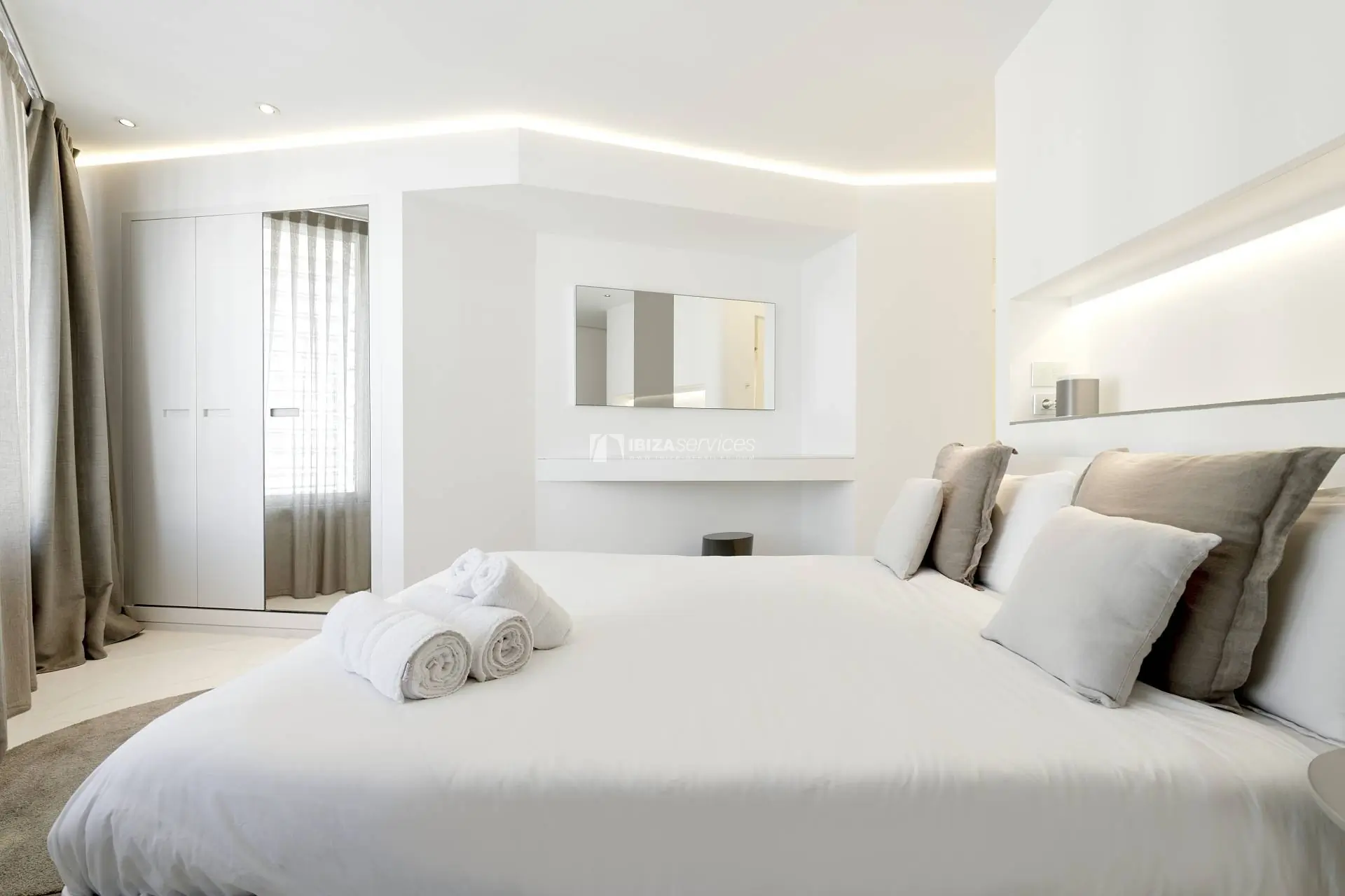 4041 Luxe 2-slaapkamer appartement te huur in Las Boas de Ibiza