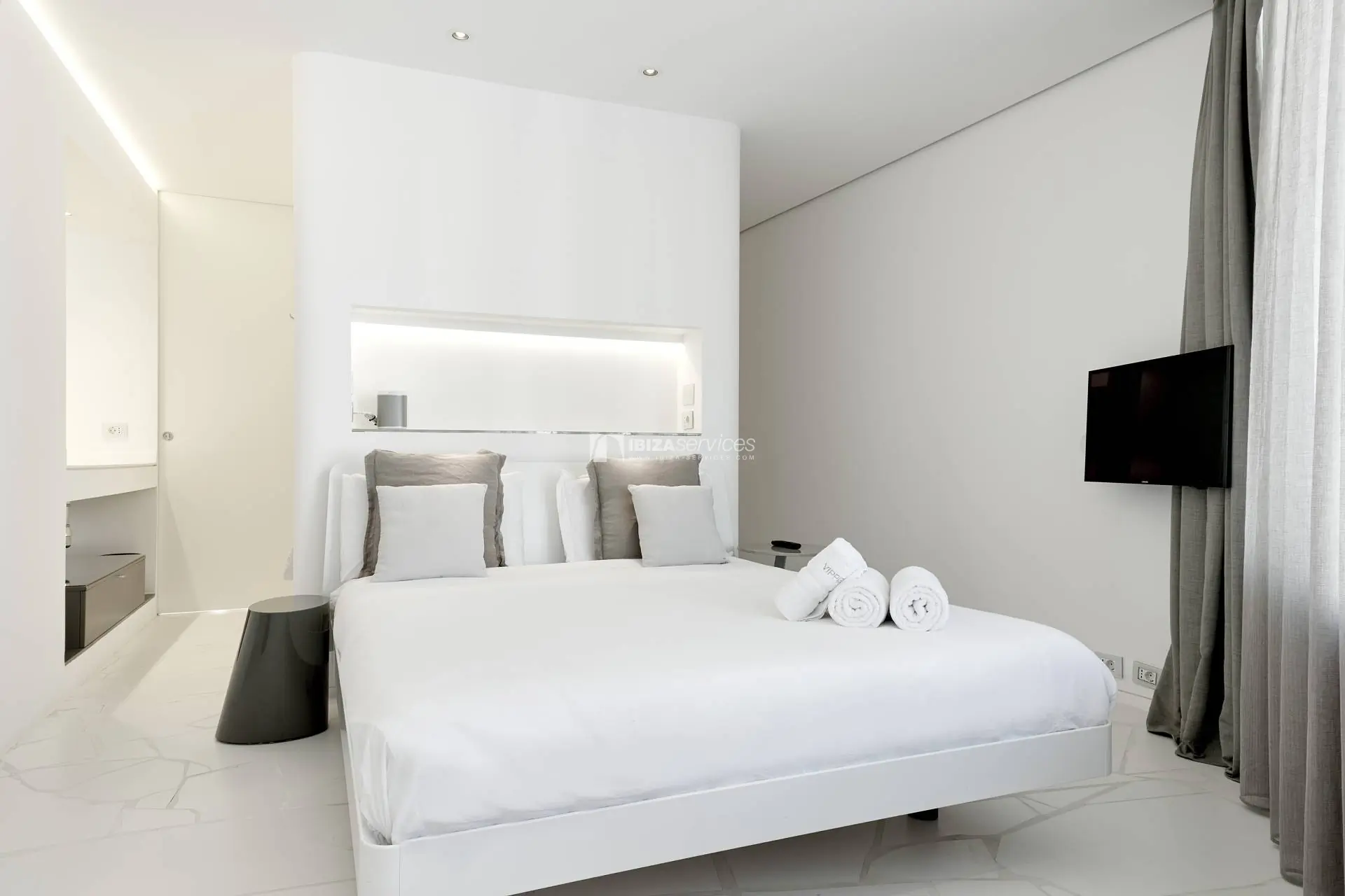 4041 Alquiler de apartamento de lujo de 2 dormitorios Las Boas de Ibiza.