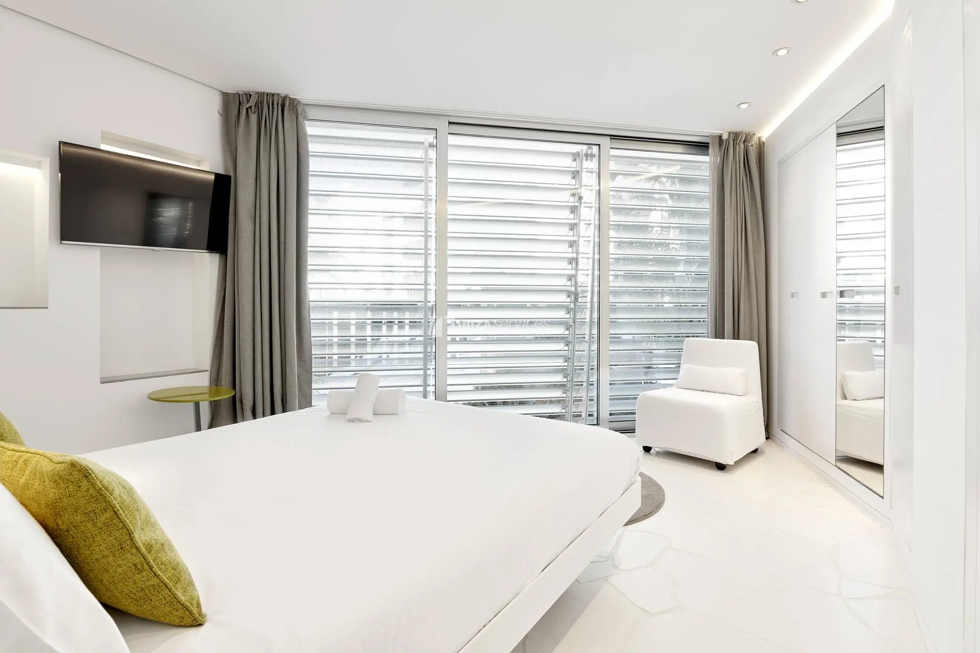 1041 Las Boas de Ibiza  Louer luxueux appartement de 2 chambres.