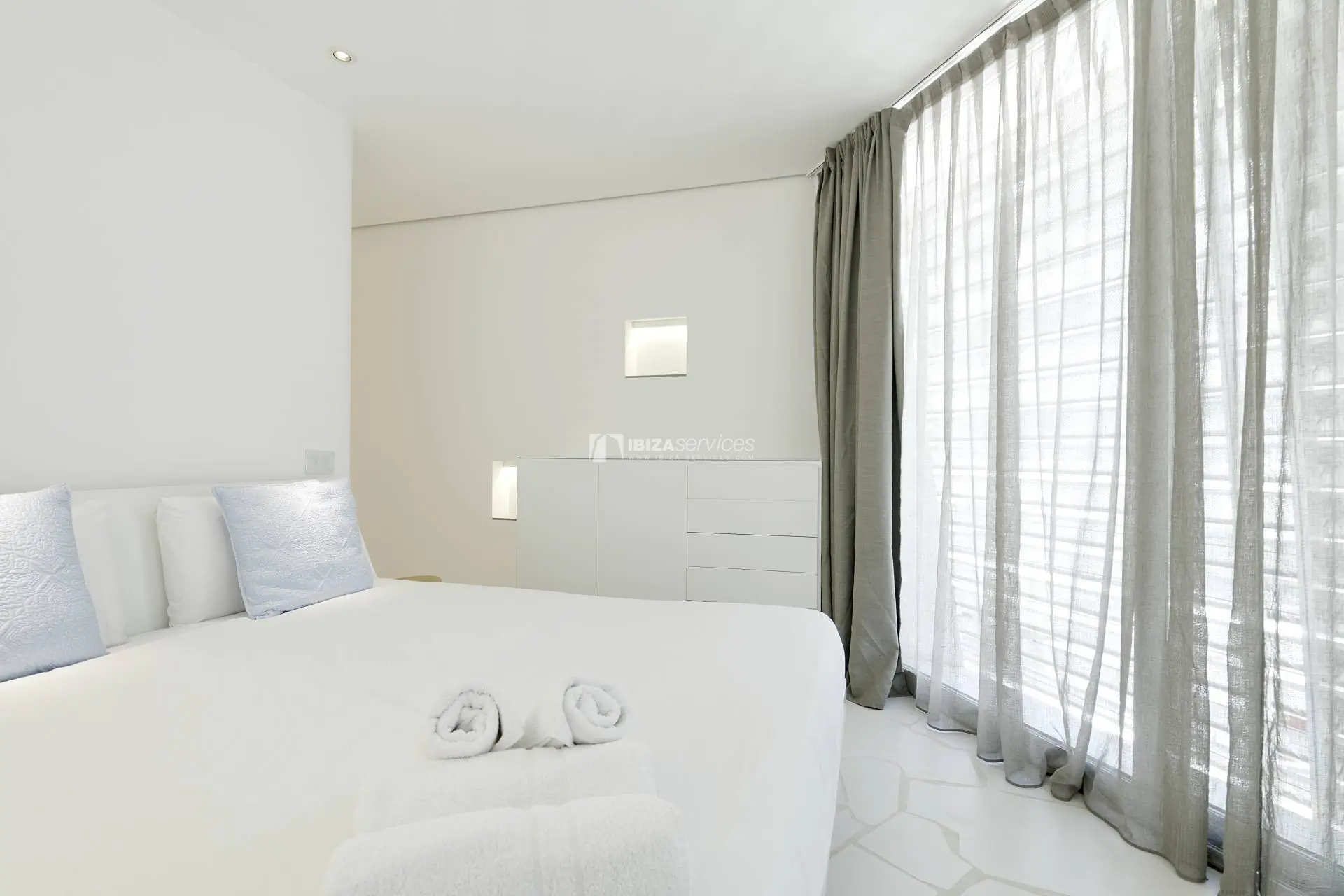 4071 Luxus-Apartment mit 2 Schlafzimmern in Las Boas de Ibiza zu vermieten