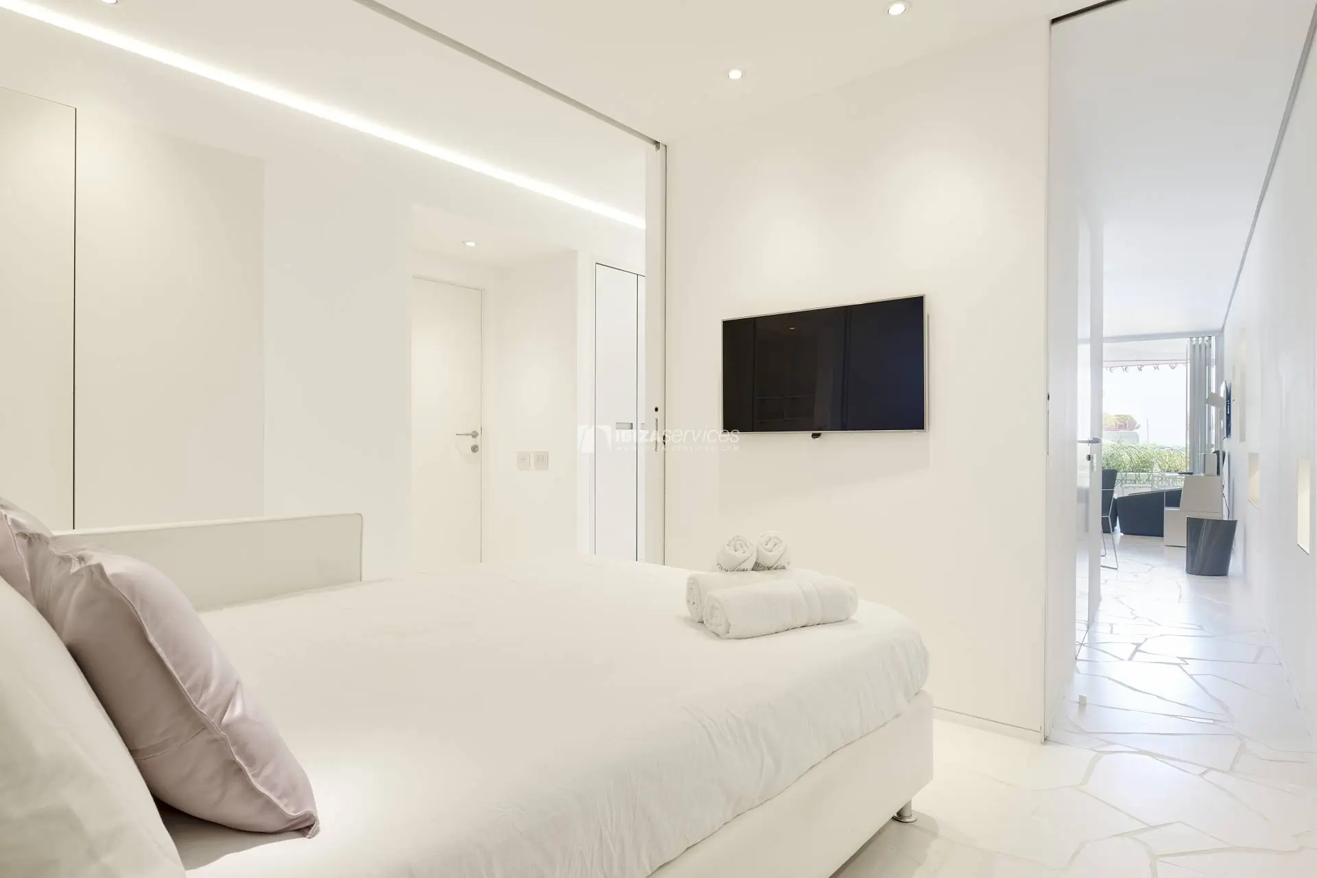 4071 Luxury 2 bedroom apartment rental Las Boas de Ibiza.