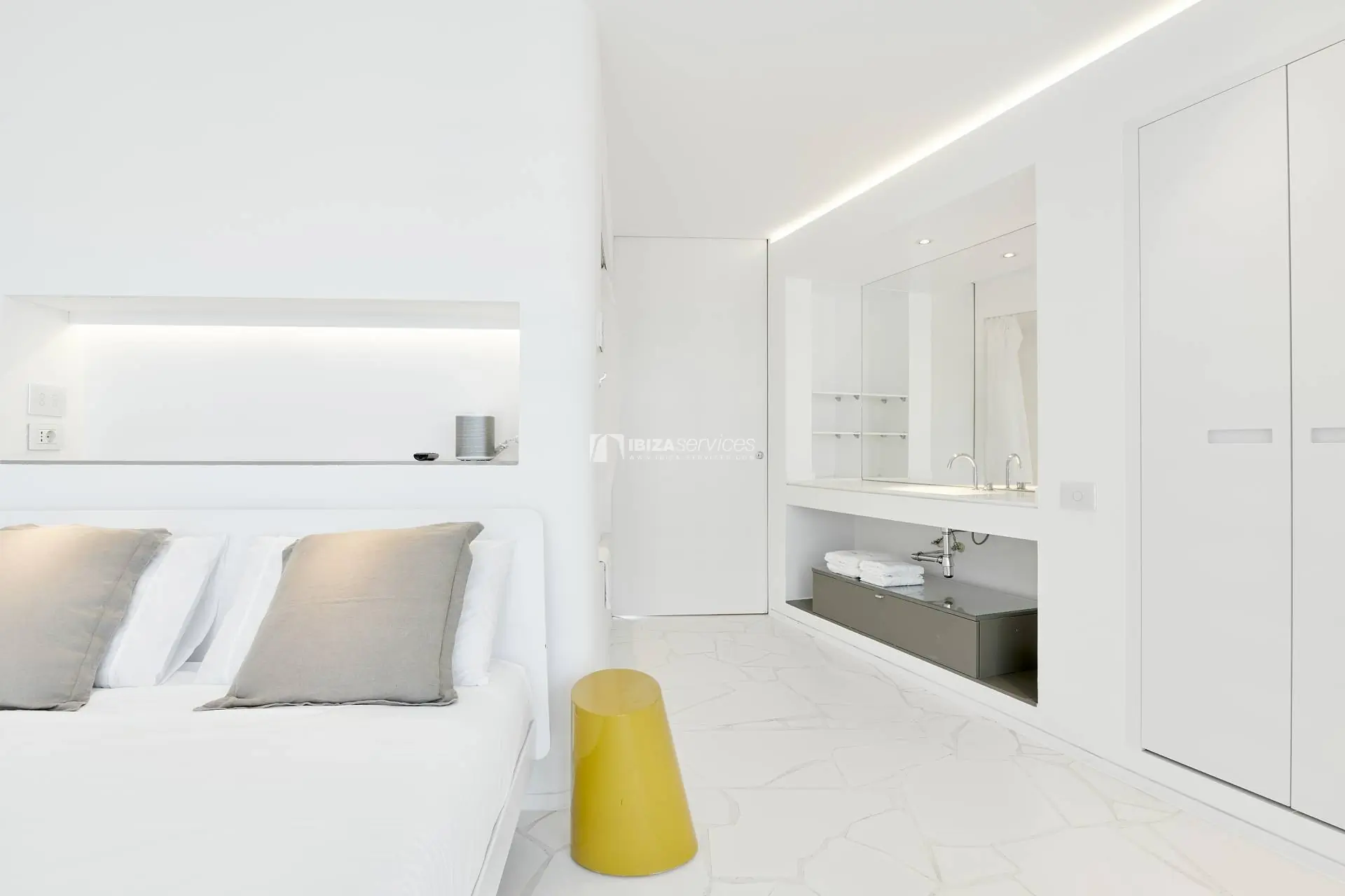 5042 Luxe 2-slaapkamer appartement te huur in Las Boas de Ibiza