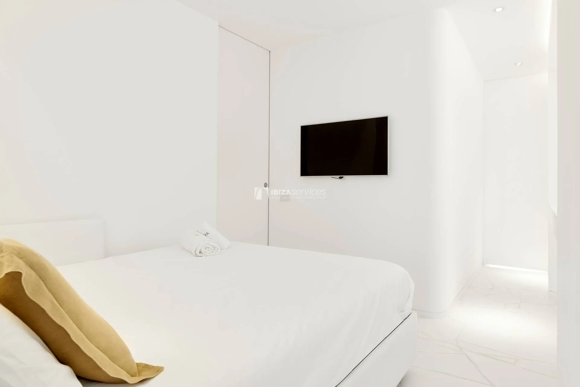 5042 Alquiler de apartamento de lujo de 2 dormitorios Las Boas de Ibiza.