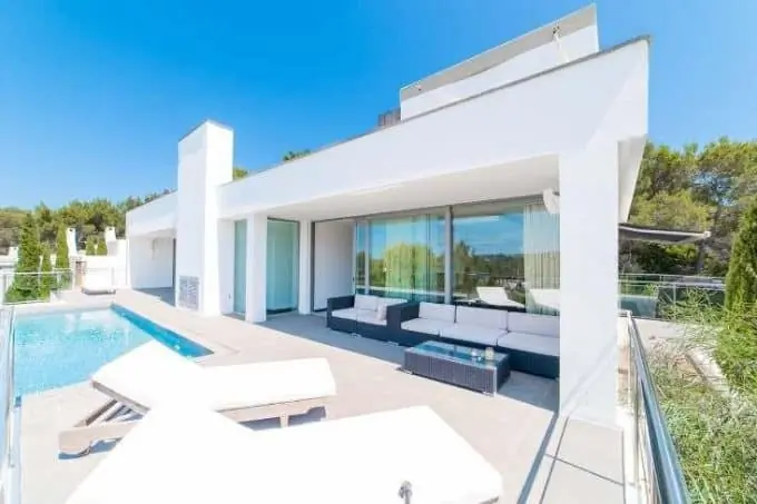 A luxury house in Roca Lisa for Sale