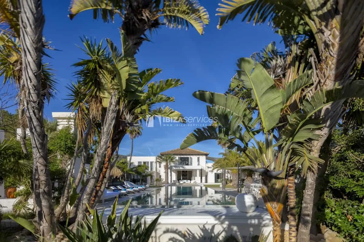 A magnificent house for sale in Cala Jondal