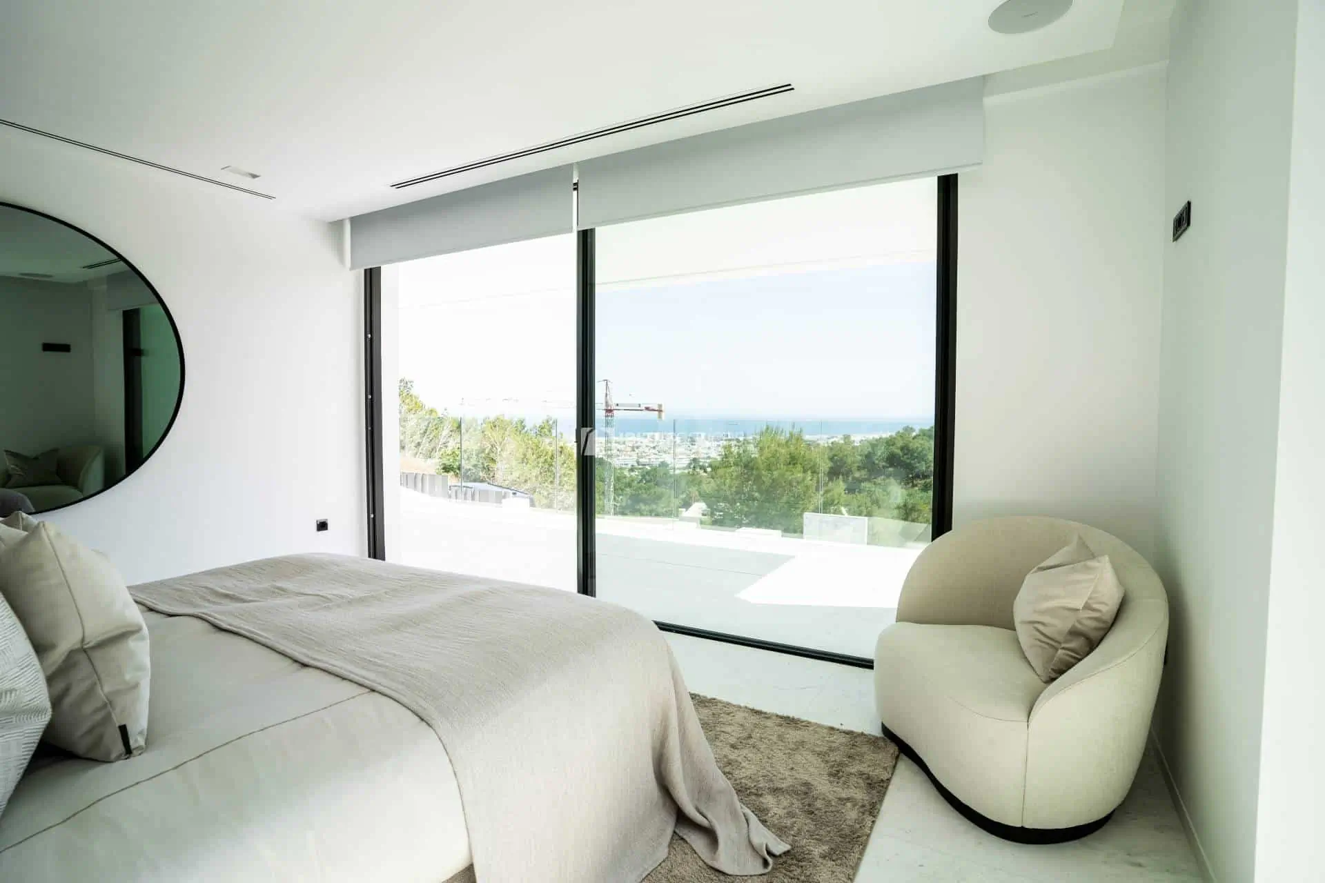 Luxury villa with terrific views to the Mediterranenan Sea to buy