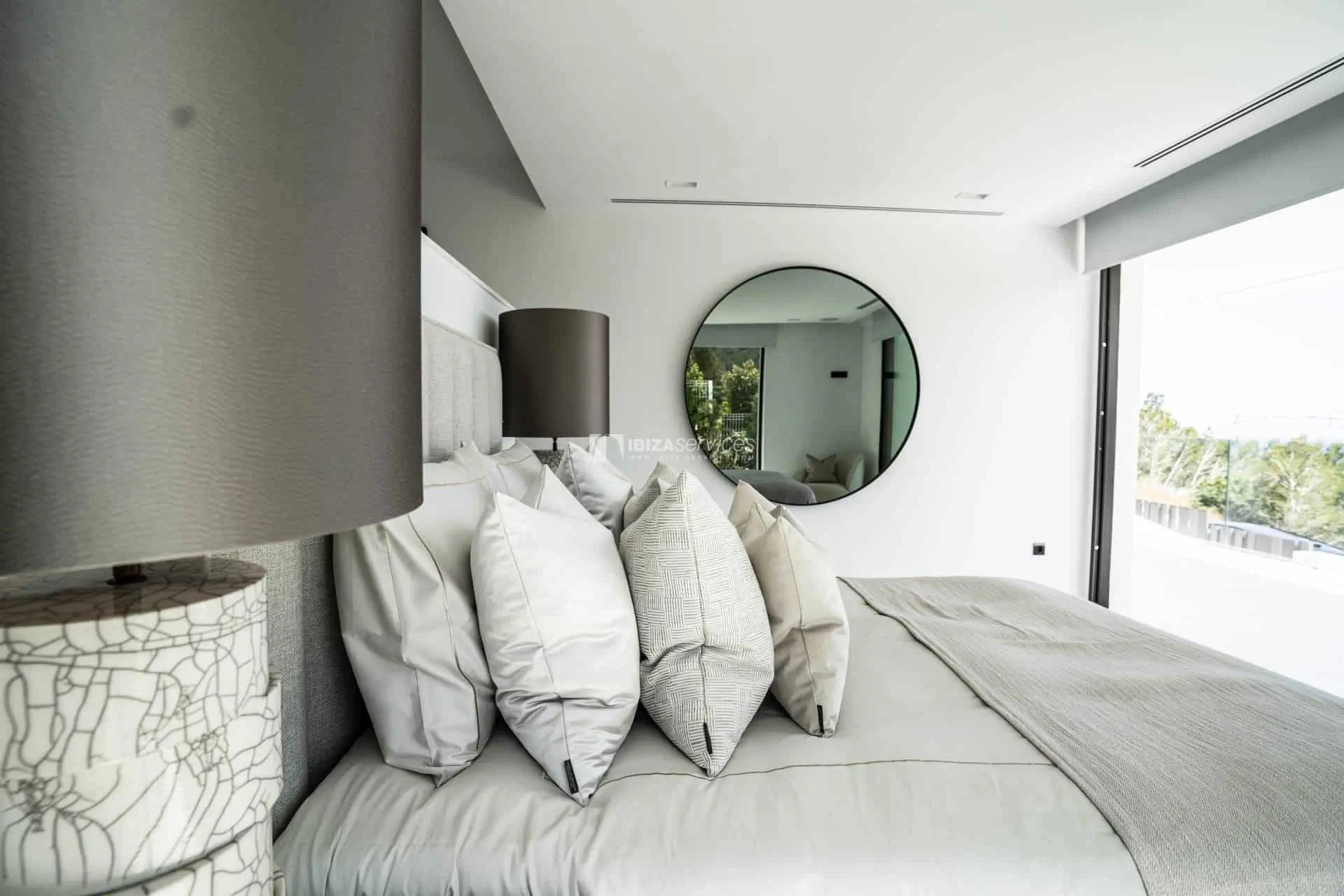 Luxury villa with terrific views to the Mediterranenan Sea to buy