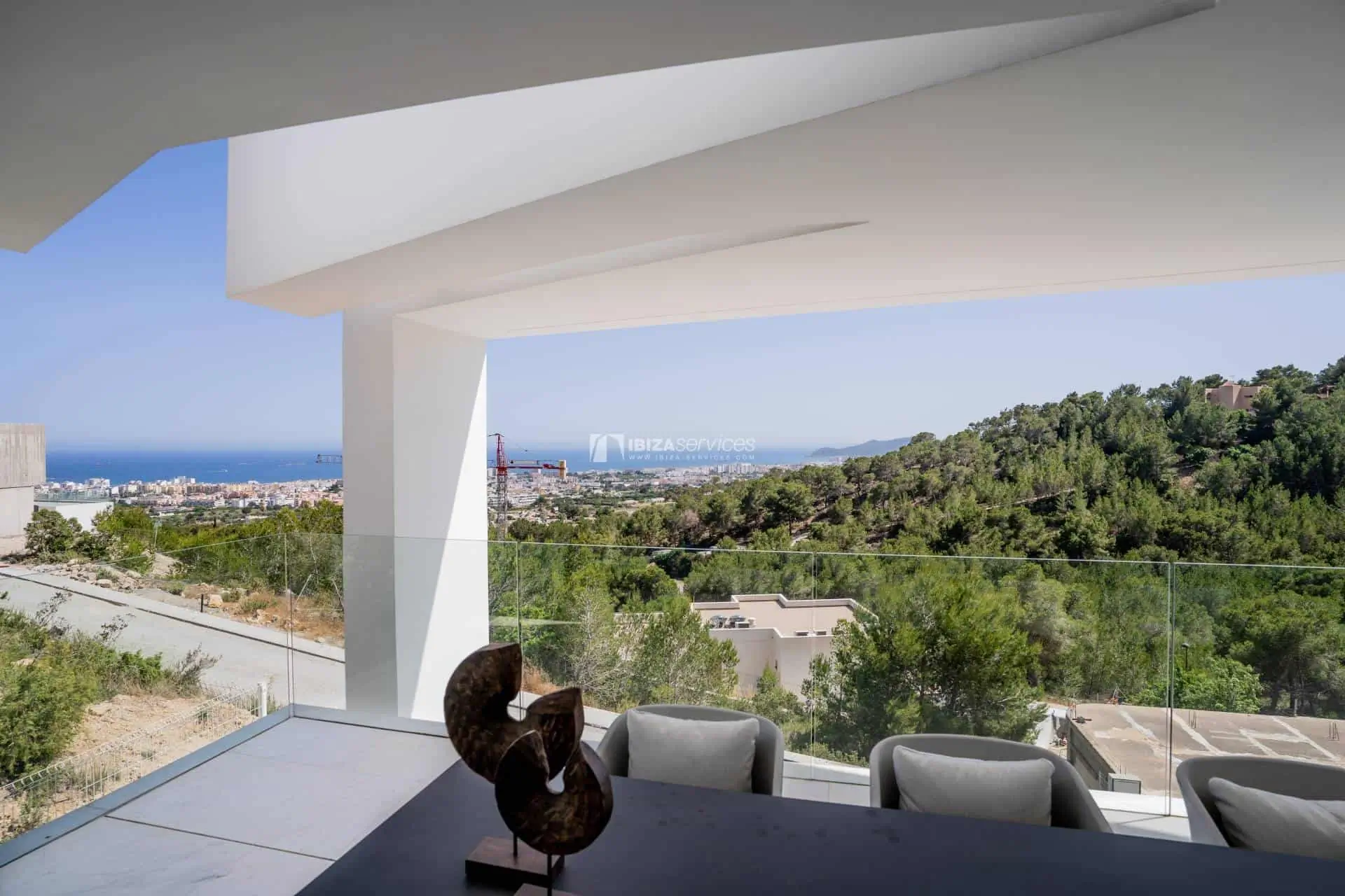 Luxe villa met prachtig uitzicht op de Middellandse Zee te koop.