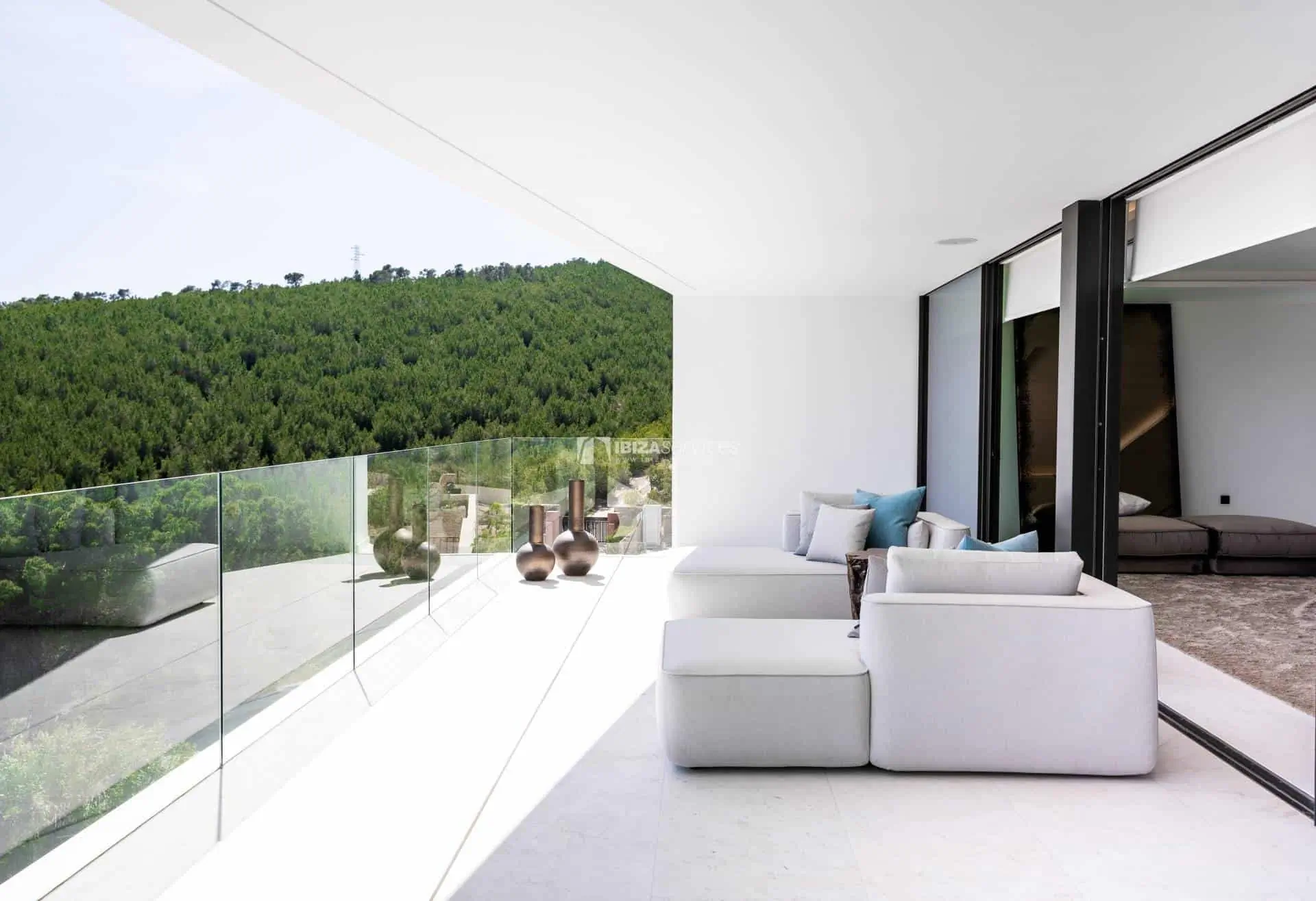 Luxe villa met prachtig uitzicht op de Middellandse Zee te koop.