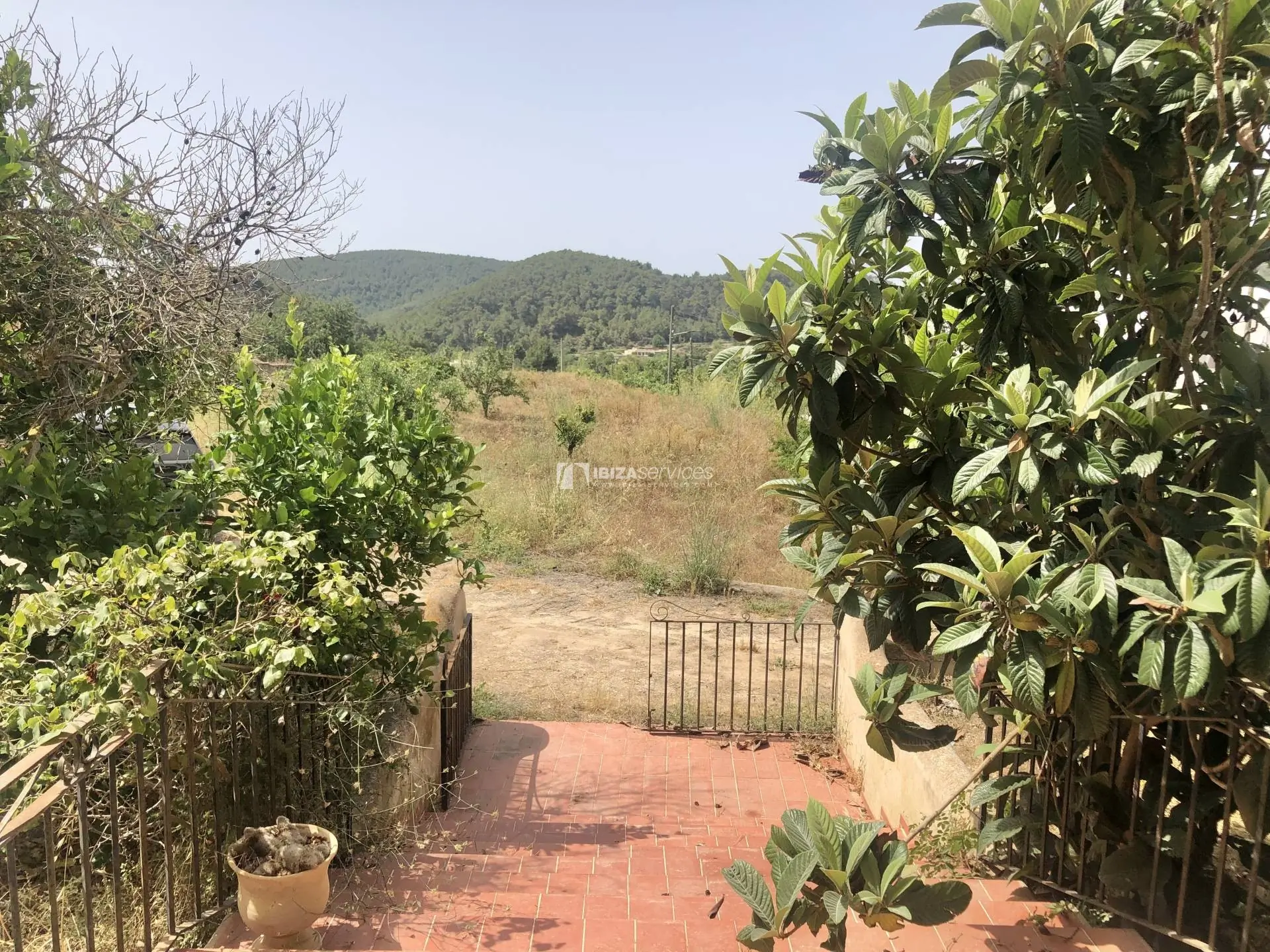 Lovely finca with country views in an urban area with possibility to extend-For Sale