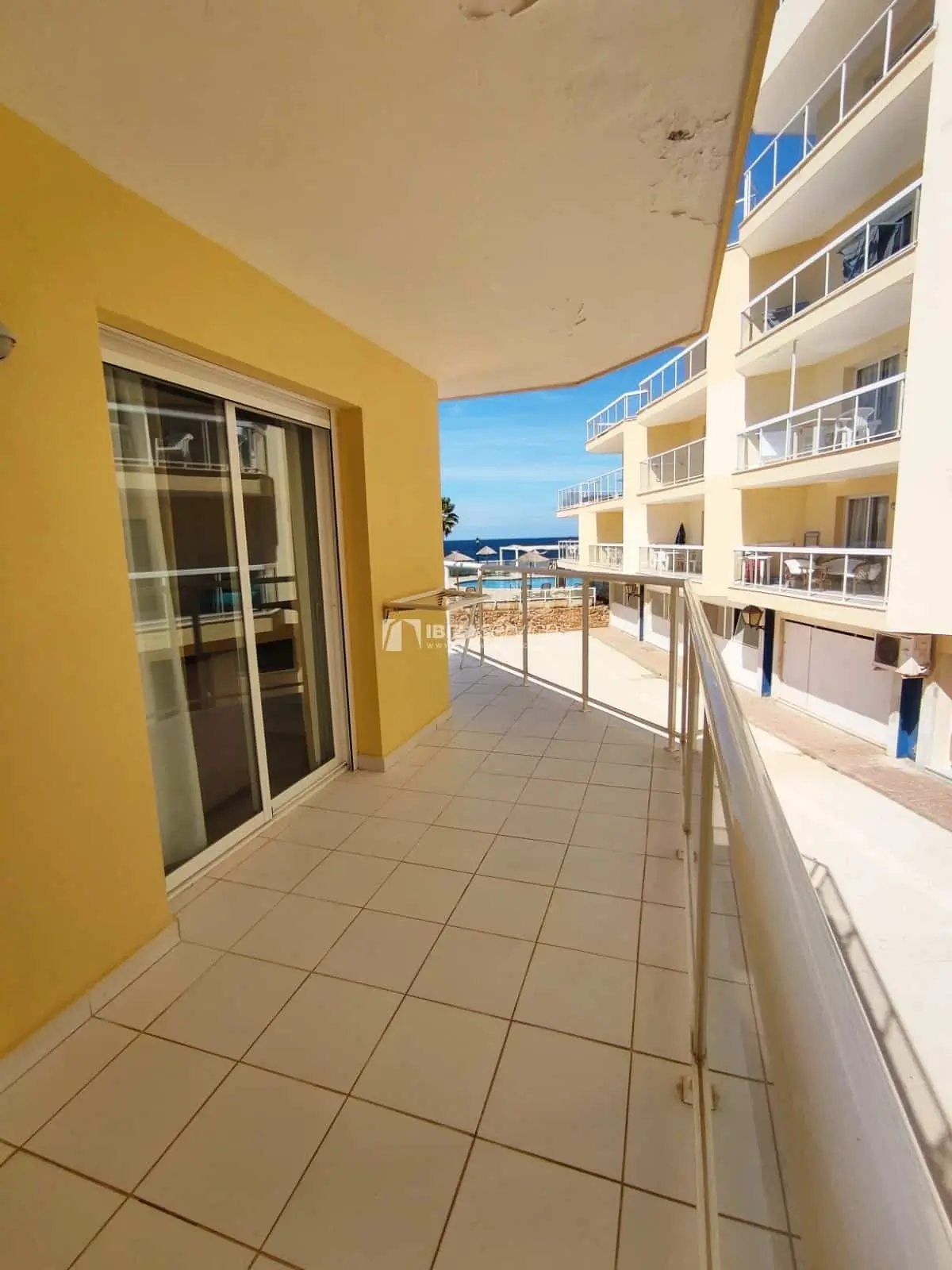 Gezellig 3-slaapkamer appartement met uitzicht op zee in Ibiza.