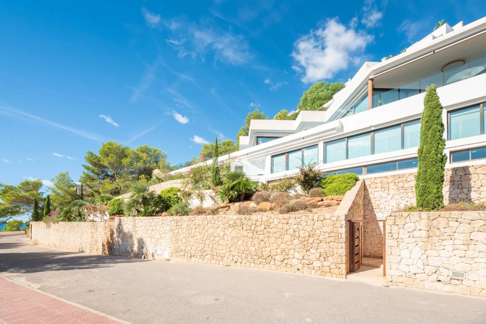 Schitterende villa met adembenemend uitzicht in Roca Lisa te koop