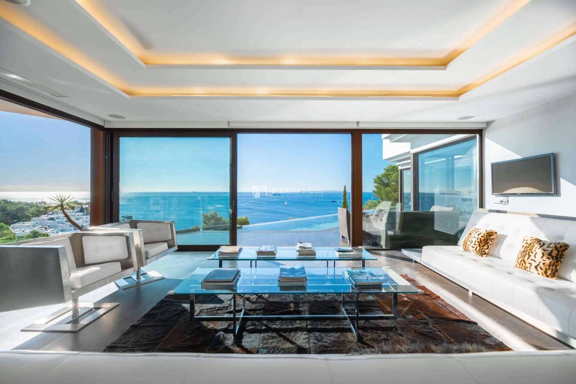 Brilliant villa with breathtaking views in Roca Lisa for sale