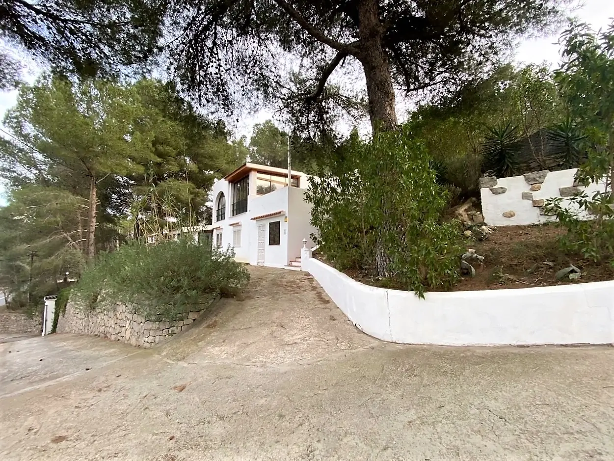 Sant Jose 3 villas à vendre sur un même terrain avec vue mer.