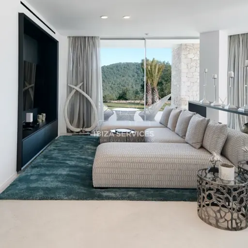 Luxuriöse renovierte Villa mit atemberaubendem Blick in km4 Ibiza zum Verkauf