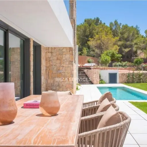 5-Bedroom Villa with Two Pools for Sale in Roca Lisa