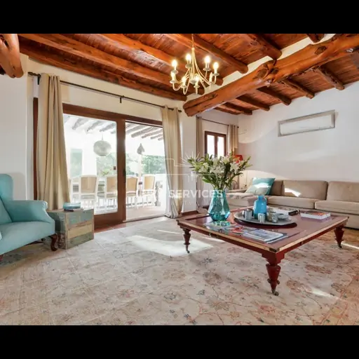Prachtige Ibiziaanse stijl villa te koop in Roca Lisa