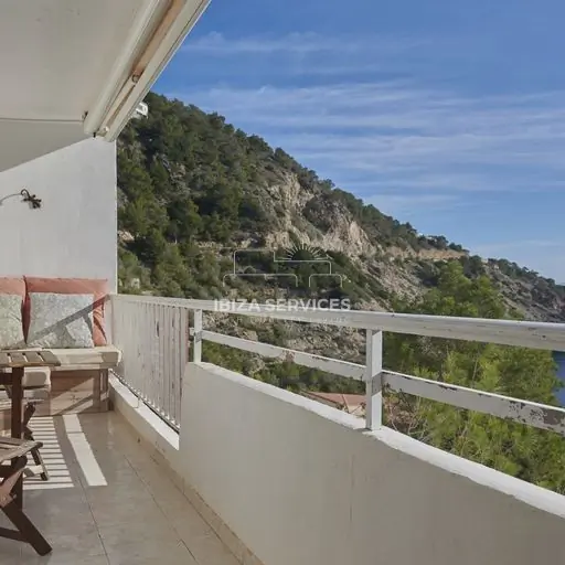 Charming First-Line Apartment in Cala Llonga with Spectacular Sea Views