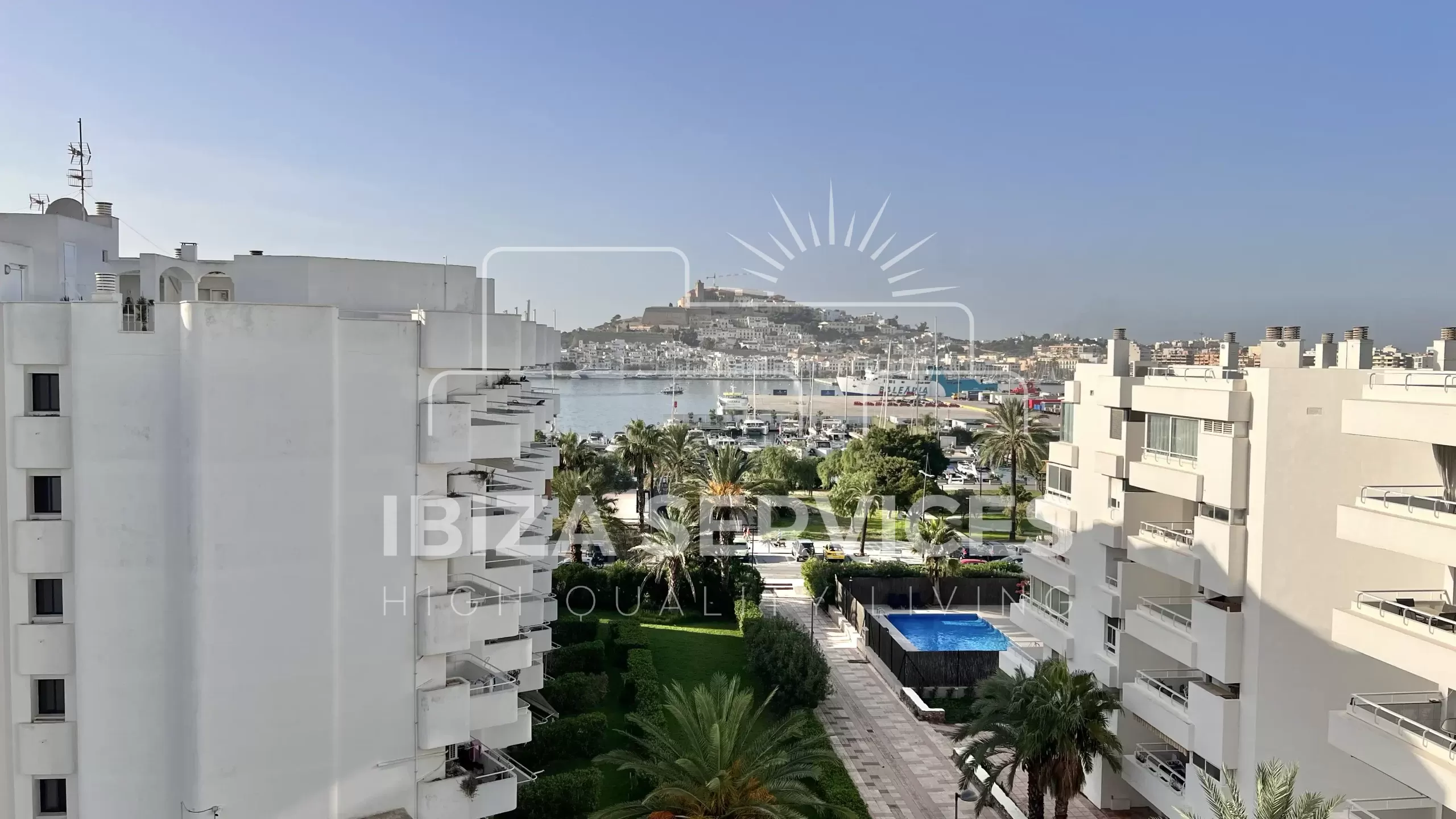 Modern apartment with community pool in the heart of Marina Botafoch to buy