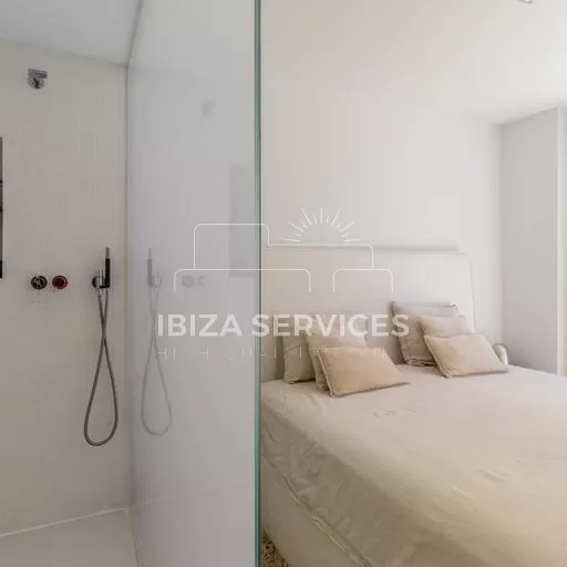 Twee slaapkamer appartement te koop in Patio Blanca, Marina Botafoch.