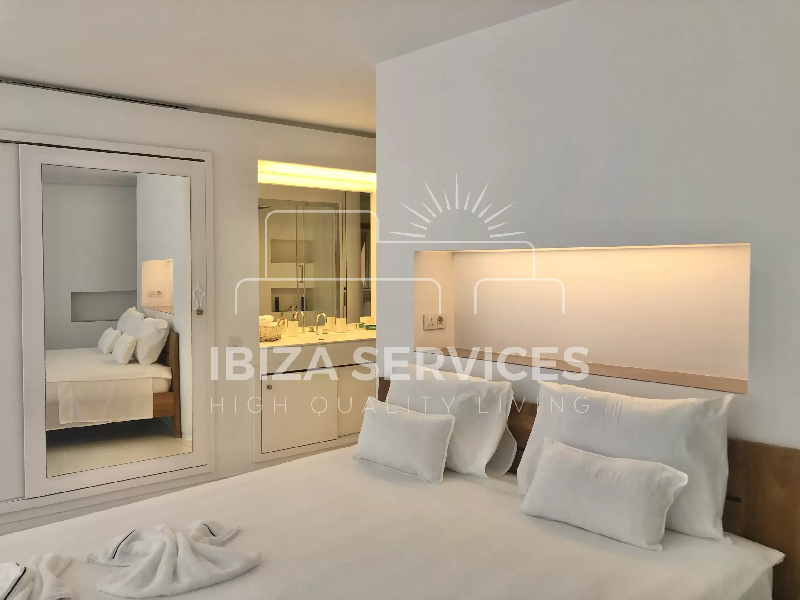 Las Boas Botafoch luxe appartement met terras en open uitzicht te koop