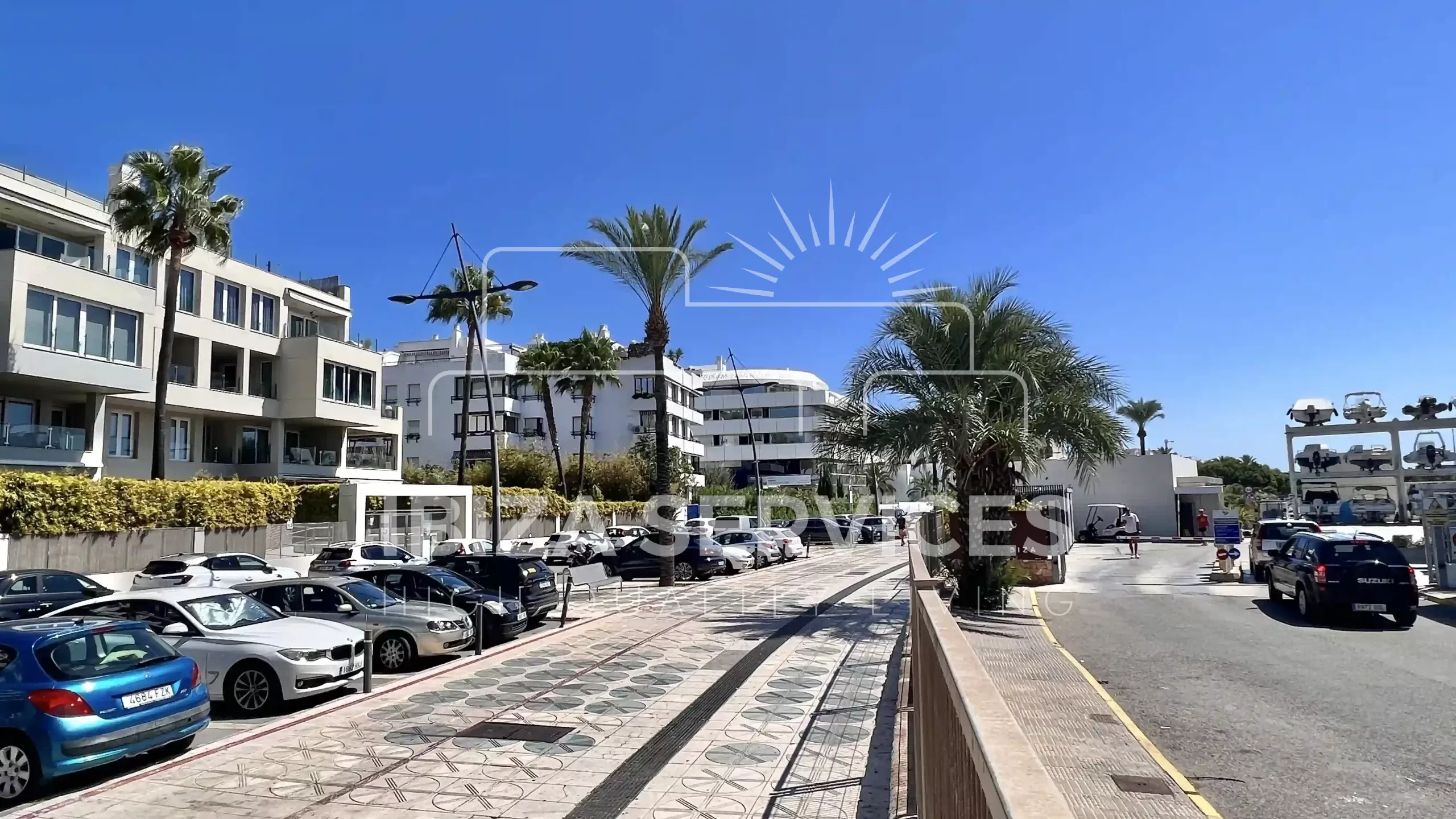Uitzonderlijke commerciële ruimte in Marina Botafoch, Ibiza: Een unieke investeringskans