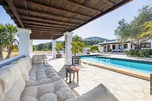 Lange termijn verhuur van villa in Sa Caleta