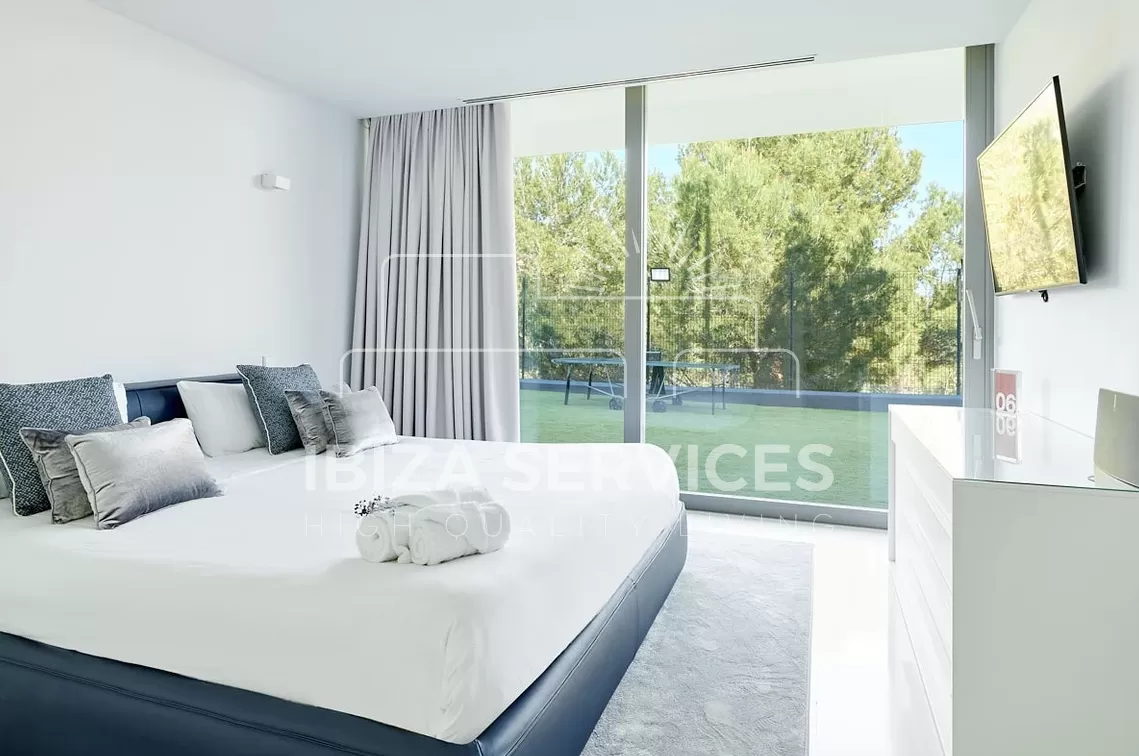 Prachtige villa met zeven slaapkamers in Cap Martinet beschikbaar voor verkoop