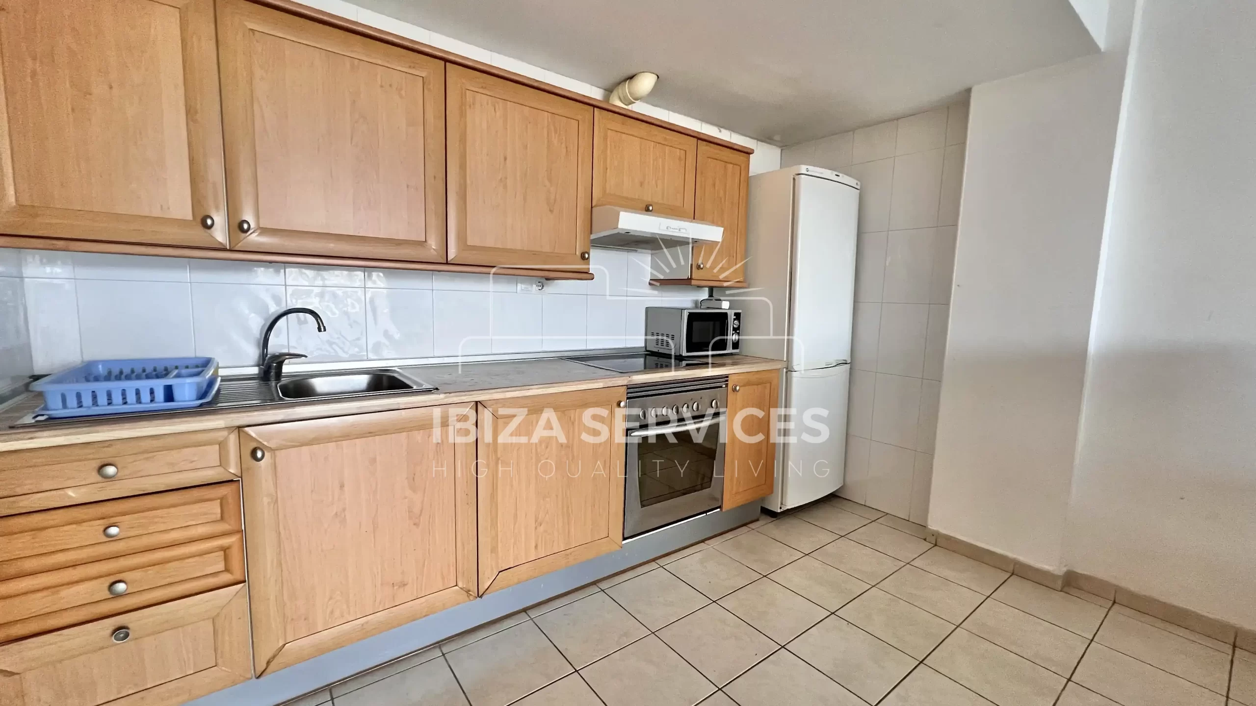 Marina Botafoch: 3-Bed Apartment with Renovation Potential for sale