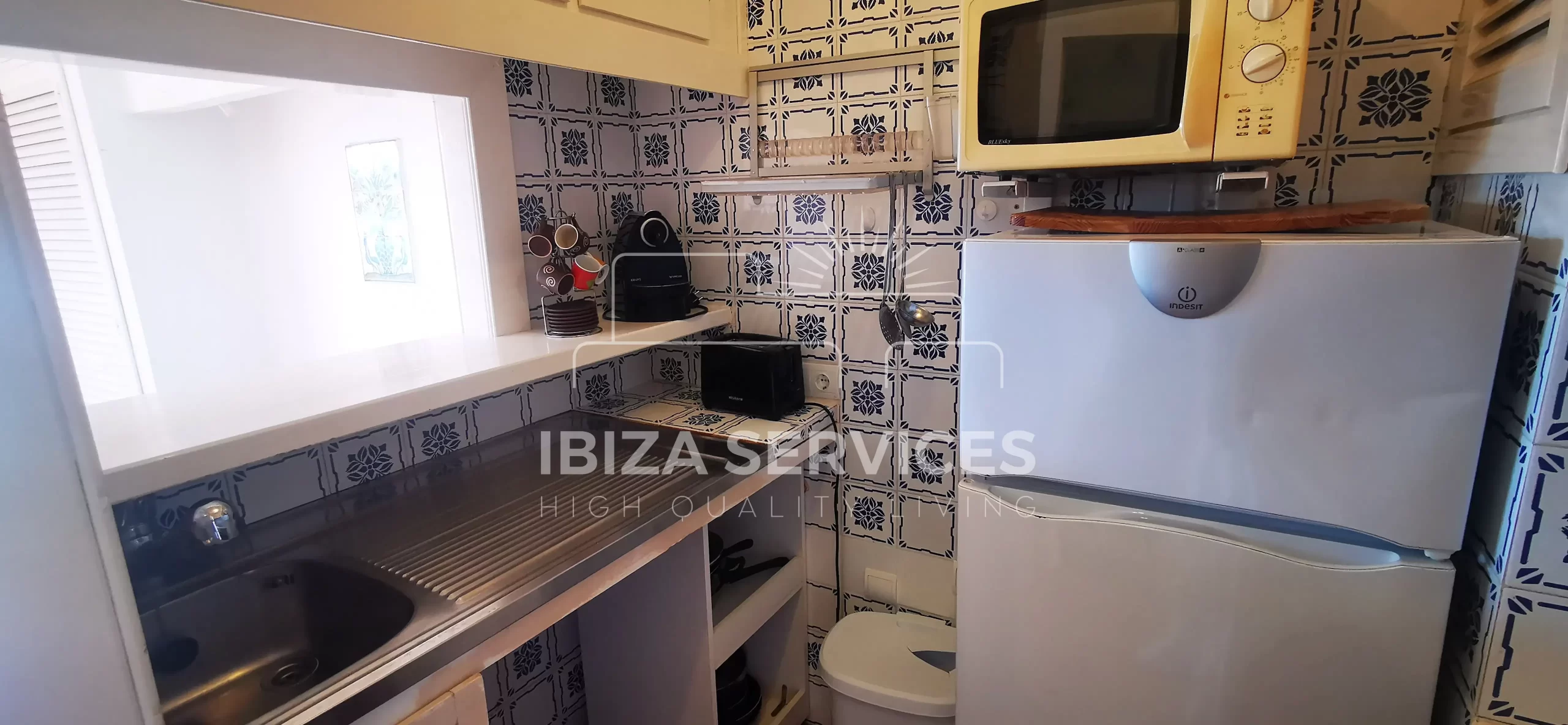 En Venta: Apartamento Vacacional junto al Mar en Cala Coral, Ibiza