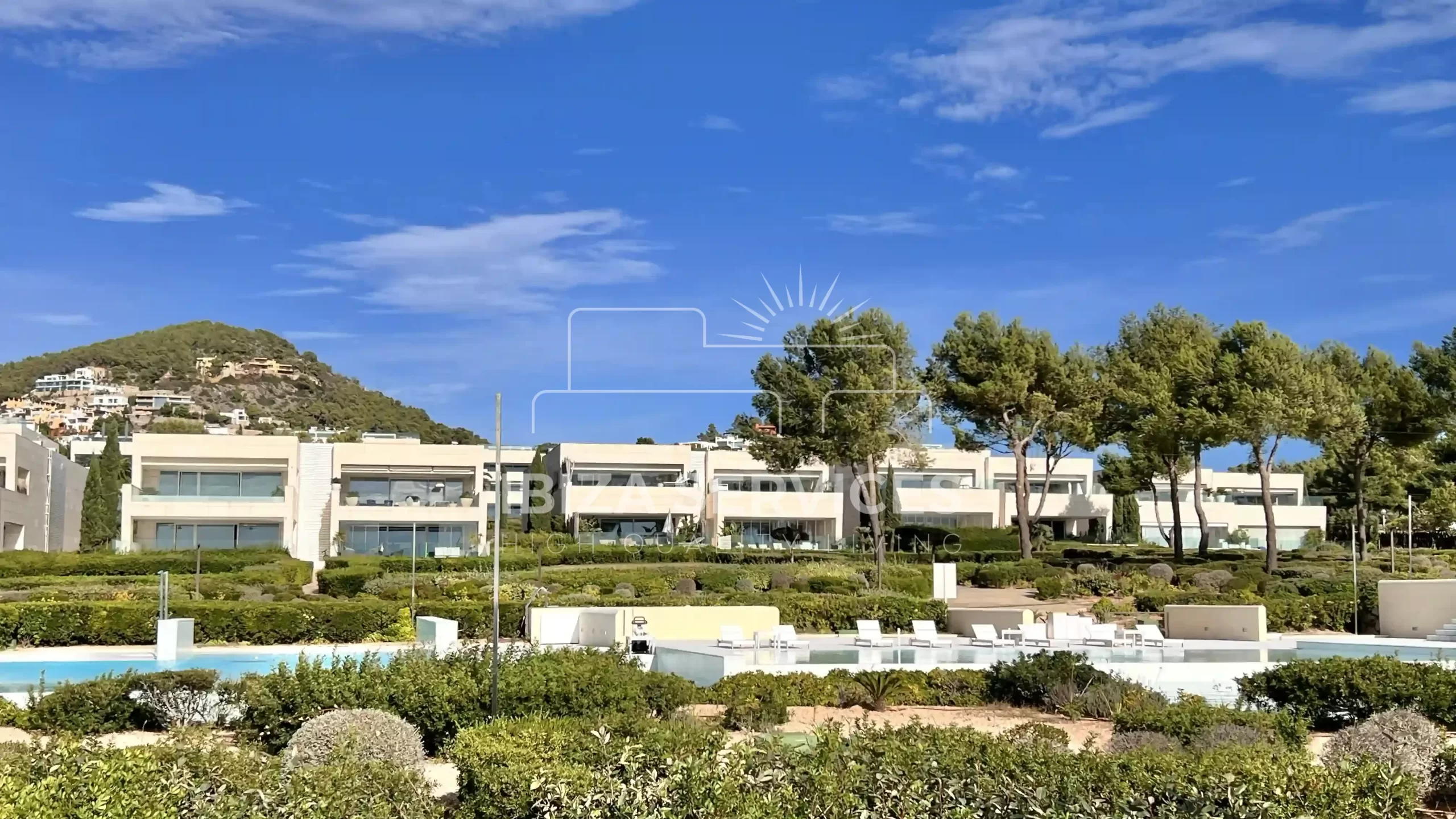 Prachtige villa/appartement met moderne architectuur en design in het exclusieve gebied Es Pouet te koop
