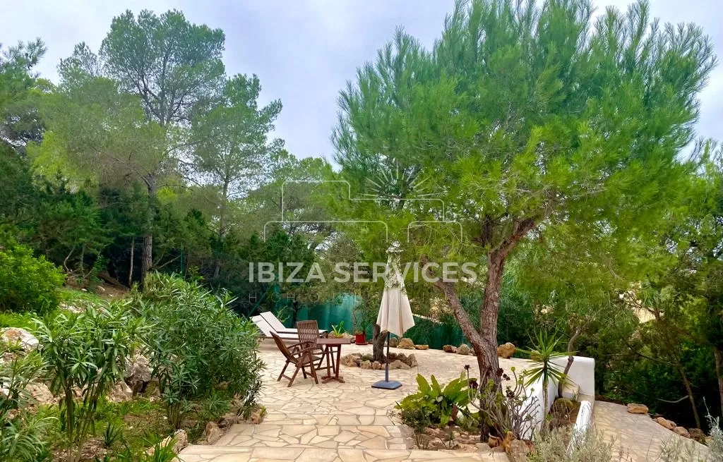 Jolie Villa à Louer pour l’Eté sur la Côte Ouest d’Ibiza (1 mois minimum).