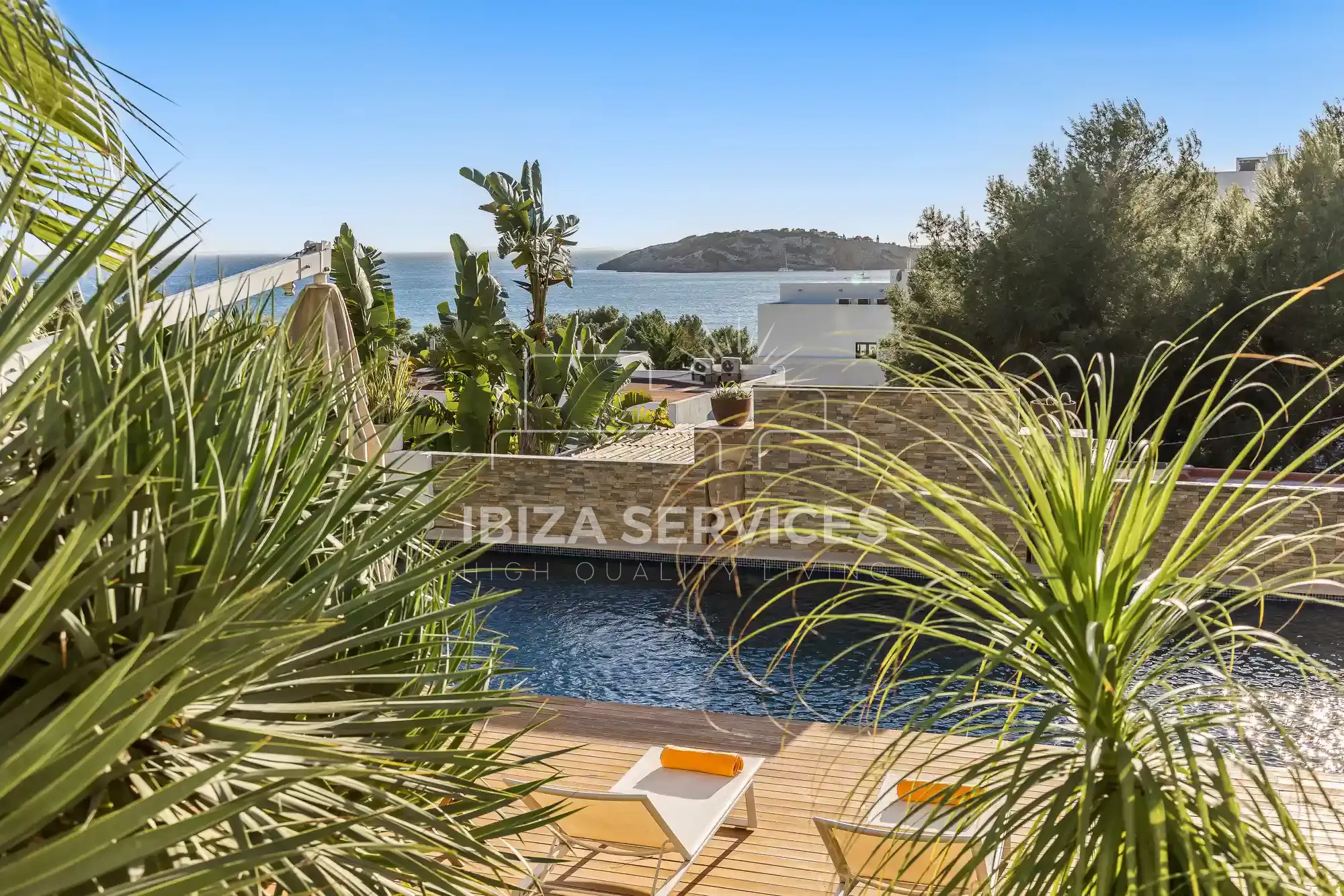 Exceptional Villa 5 bedrooms with stunning view in Cap Martinet.
