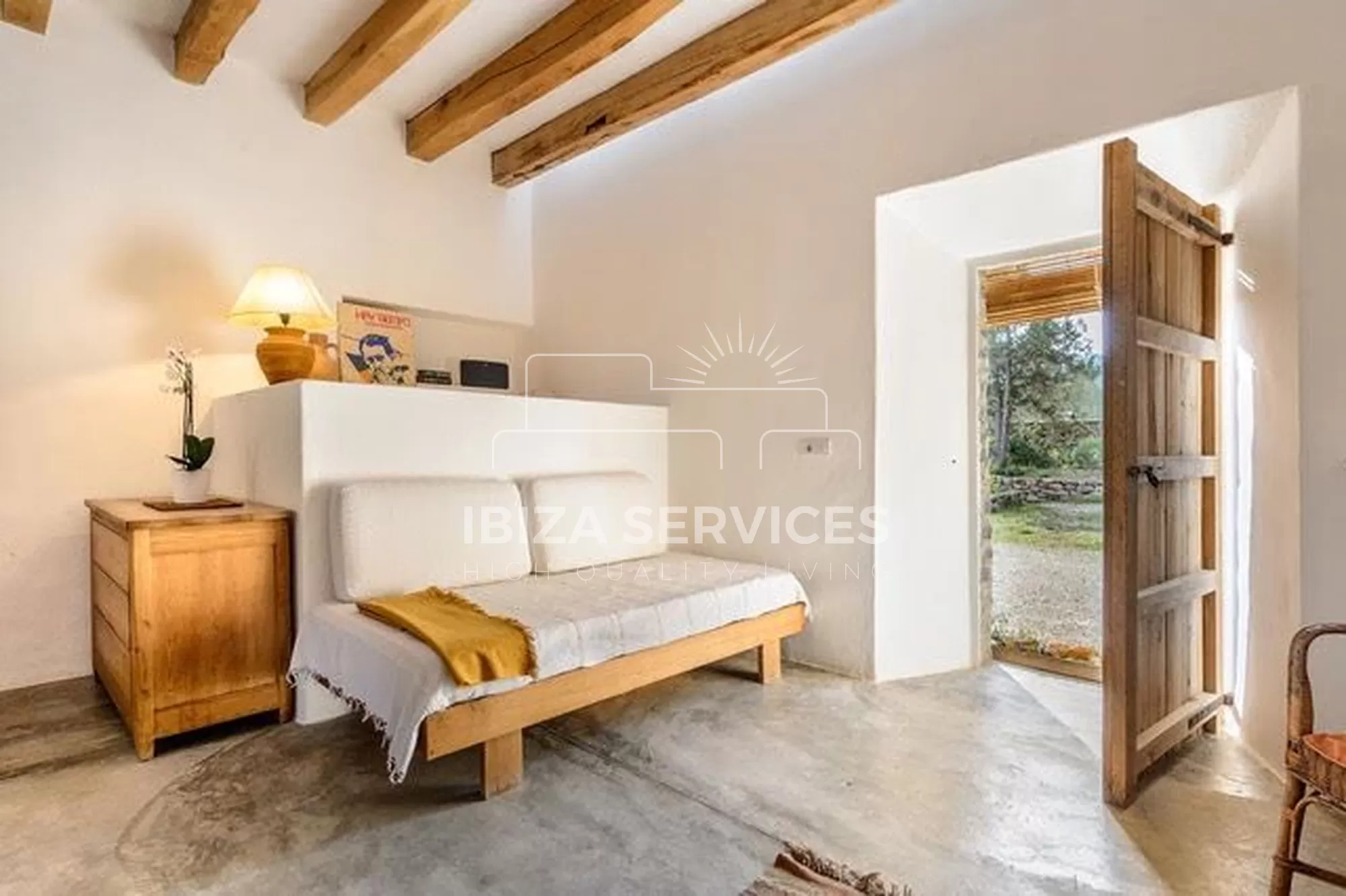 Betoverende finca met 2 slaapkamers beschikbaar voor vakantieverhuur in San Rafael.