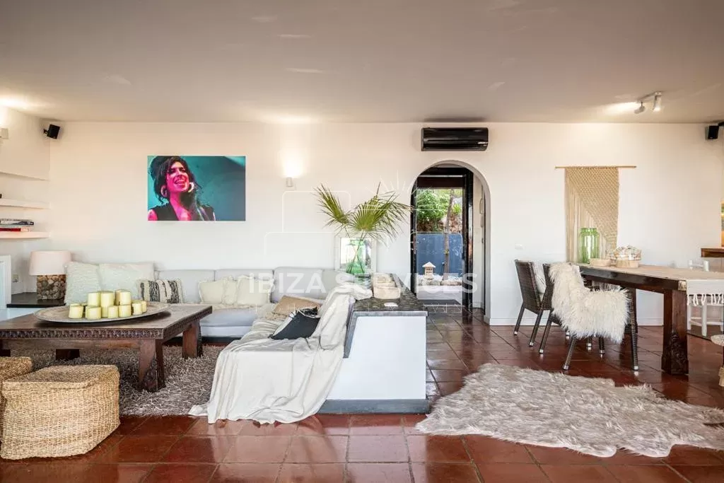 Villa Violeta – Location de vacances avec 4 chambres et une vue imprenable sur la ville d’Ibiz