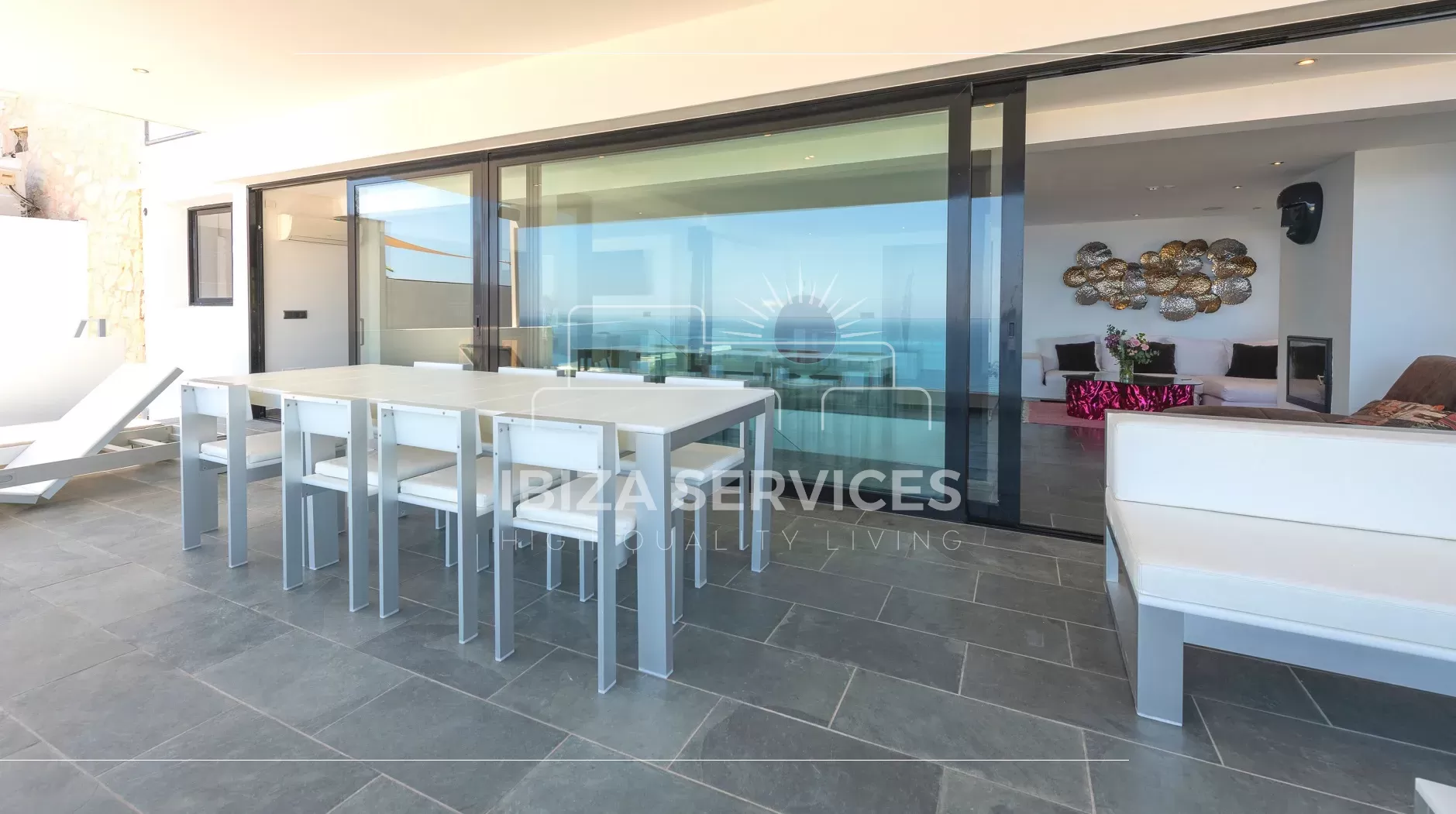 Villa moderne à Roca Llisa avec une vue imprenable sur la mer