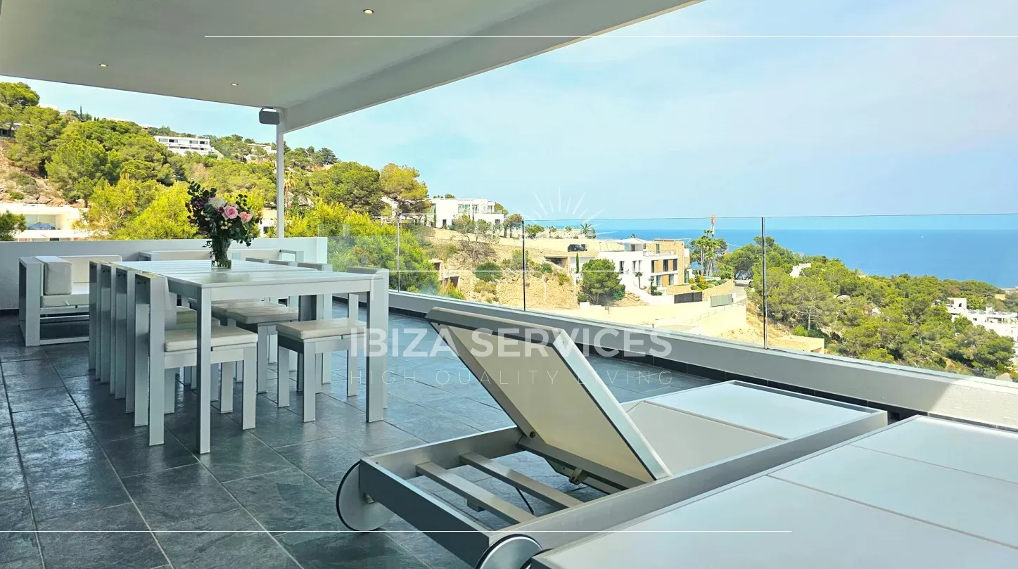 Villa moderne à Roca Llisa avec une vue imprenable sur la mer