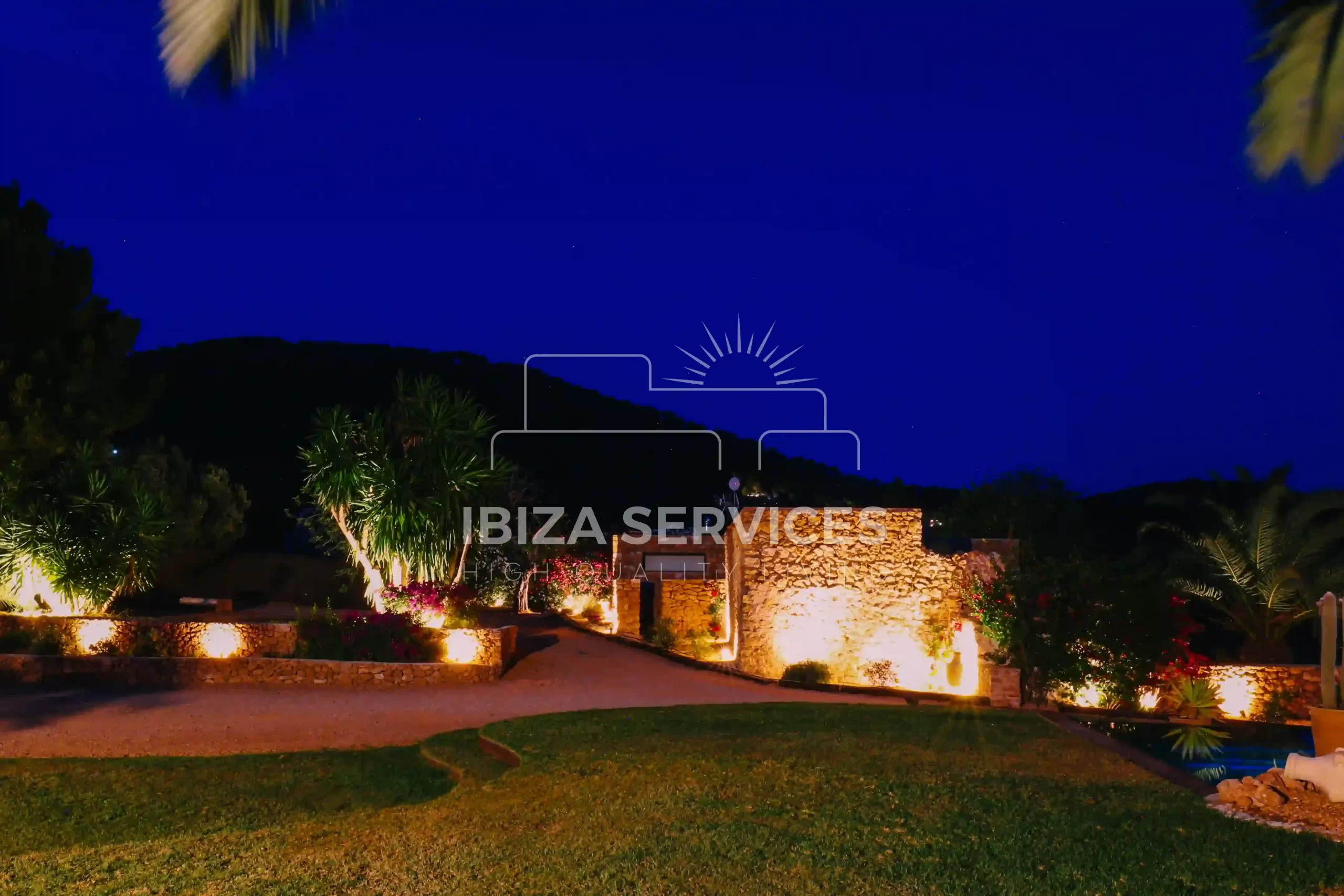 Exceptional Contemporary Villa with 6 bedrooms and sea view in Cala Jondal