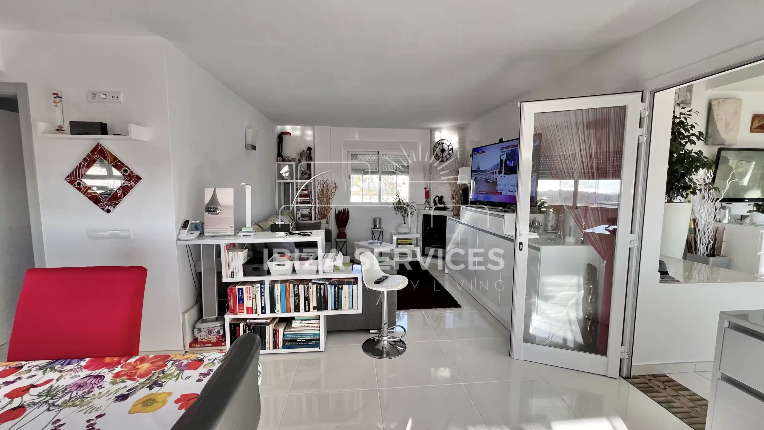 Casa Independiente con 12 Habitaciones y Vistas Panorámicas de 360 Grados