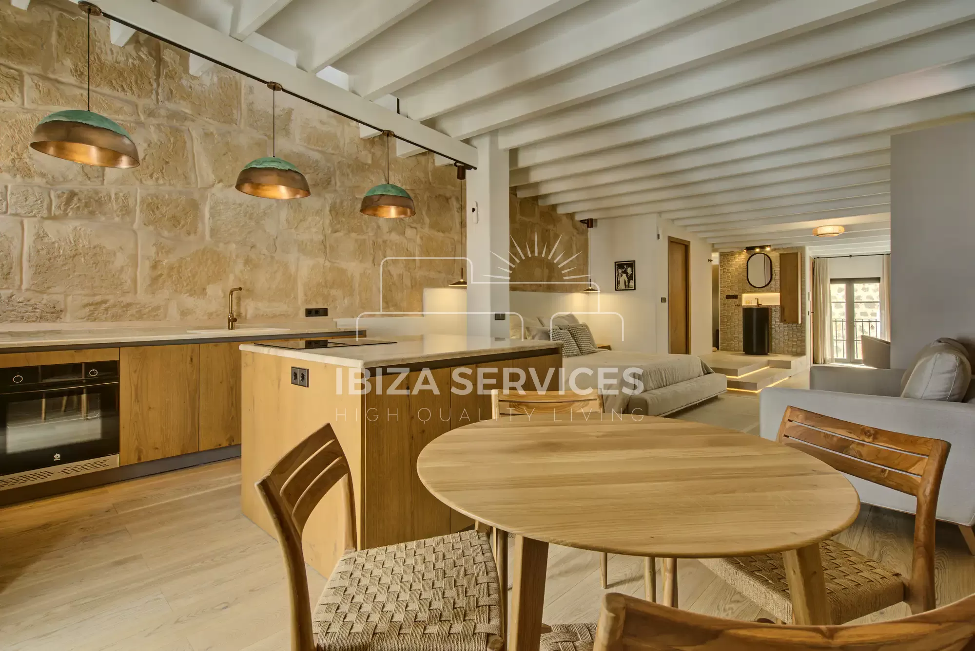 Luxuriöses Penthouse-Loft La Marina Ibiza zur saisonalen Vermietung