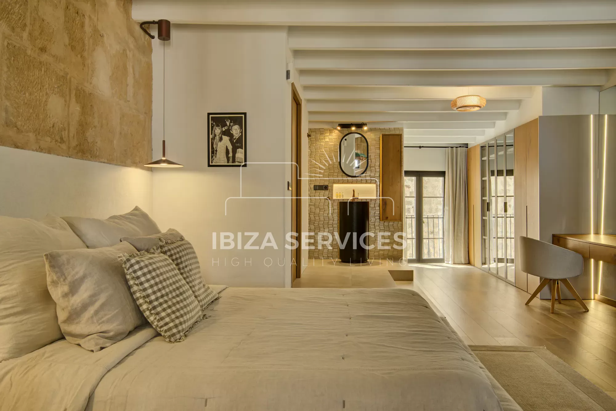 Luxuriöses Penthouse-Loft La Marina Ibiza zur saisonalen Vermietung