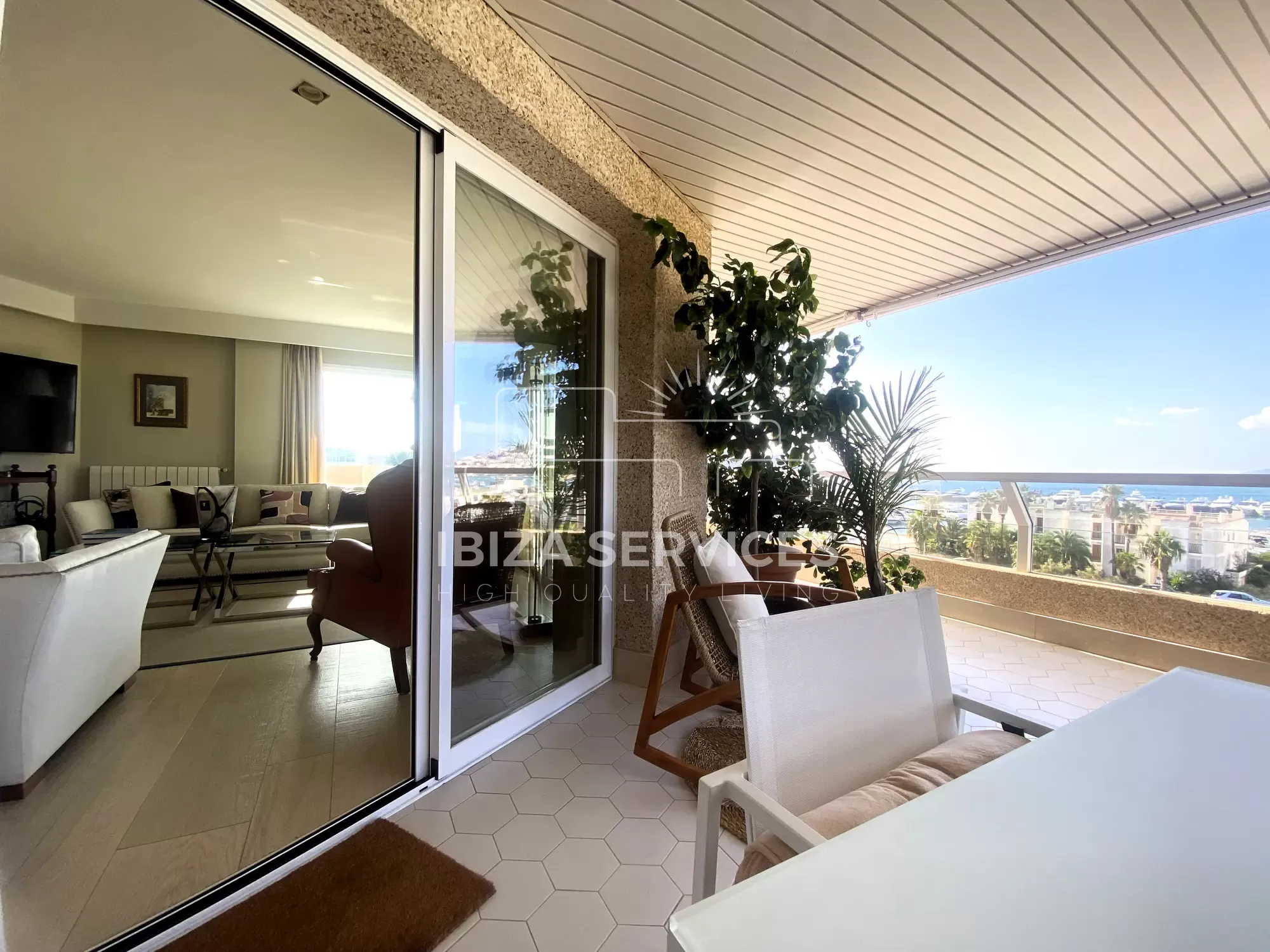 Exclusive 5-Bedroom Apartment in Marina Botafoch for Sale